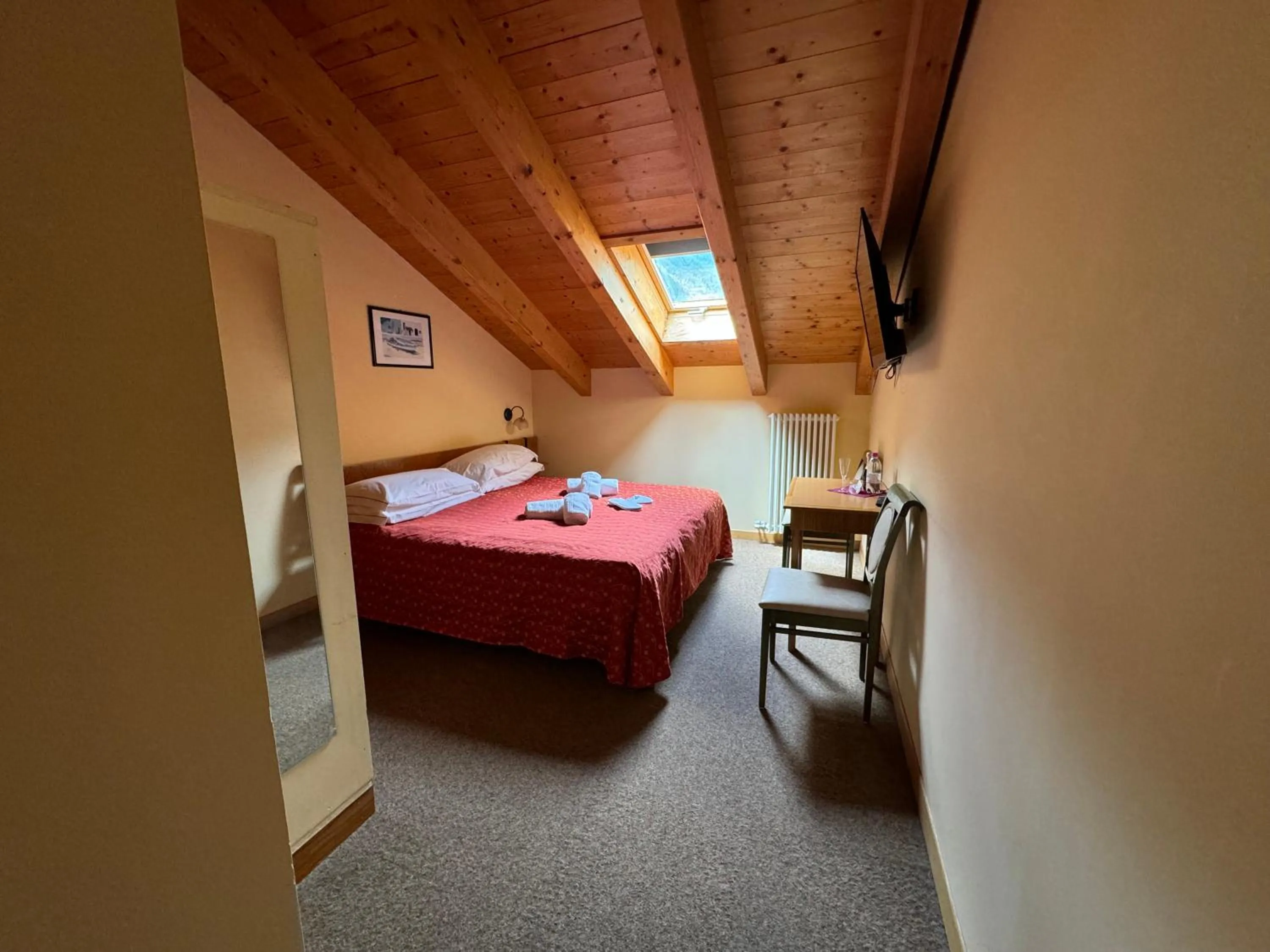 Bedroom, Bed in Garden Hotel Bellariva