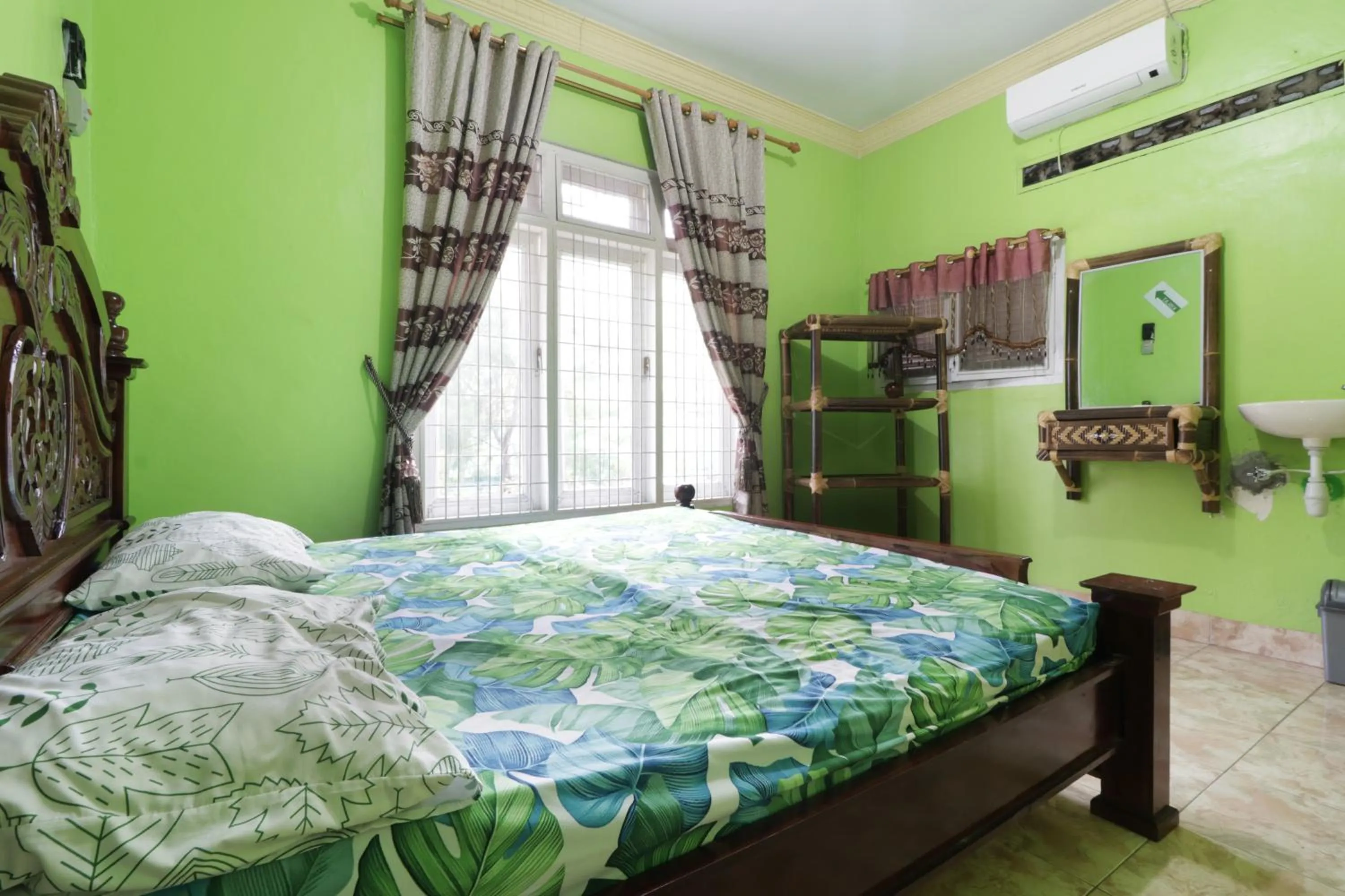 Bed in Waroeng Transit & Depary Homestay