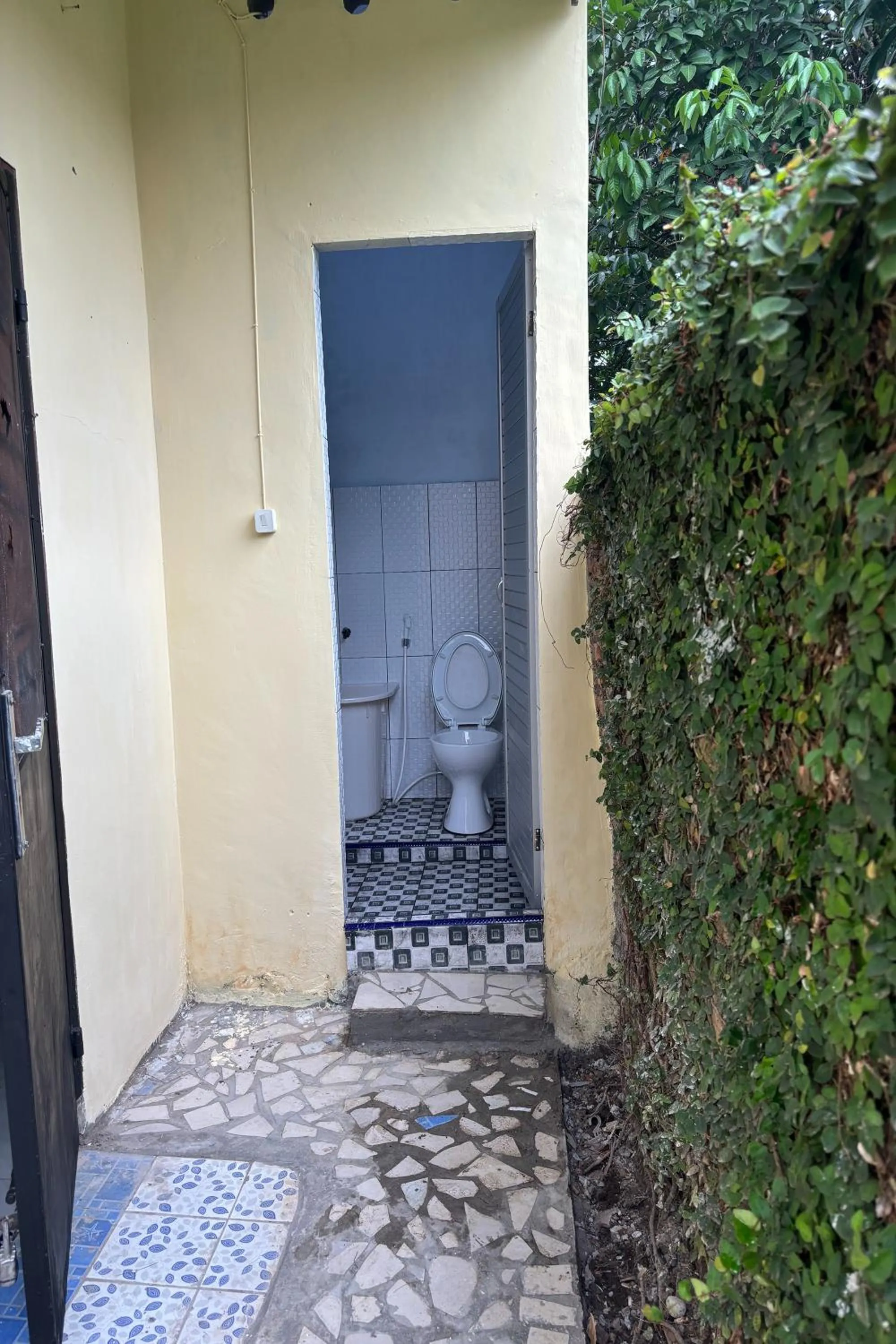 Bathroom in Waroeng Transit & Depary Homestay