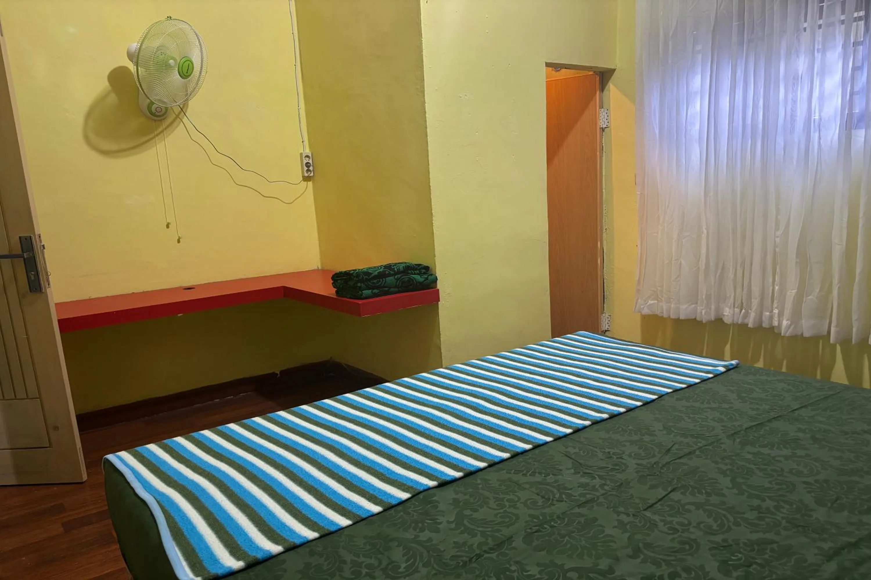 Bed in Waroeng Transit & Depary Homestay