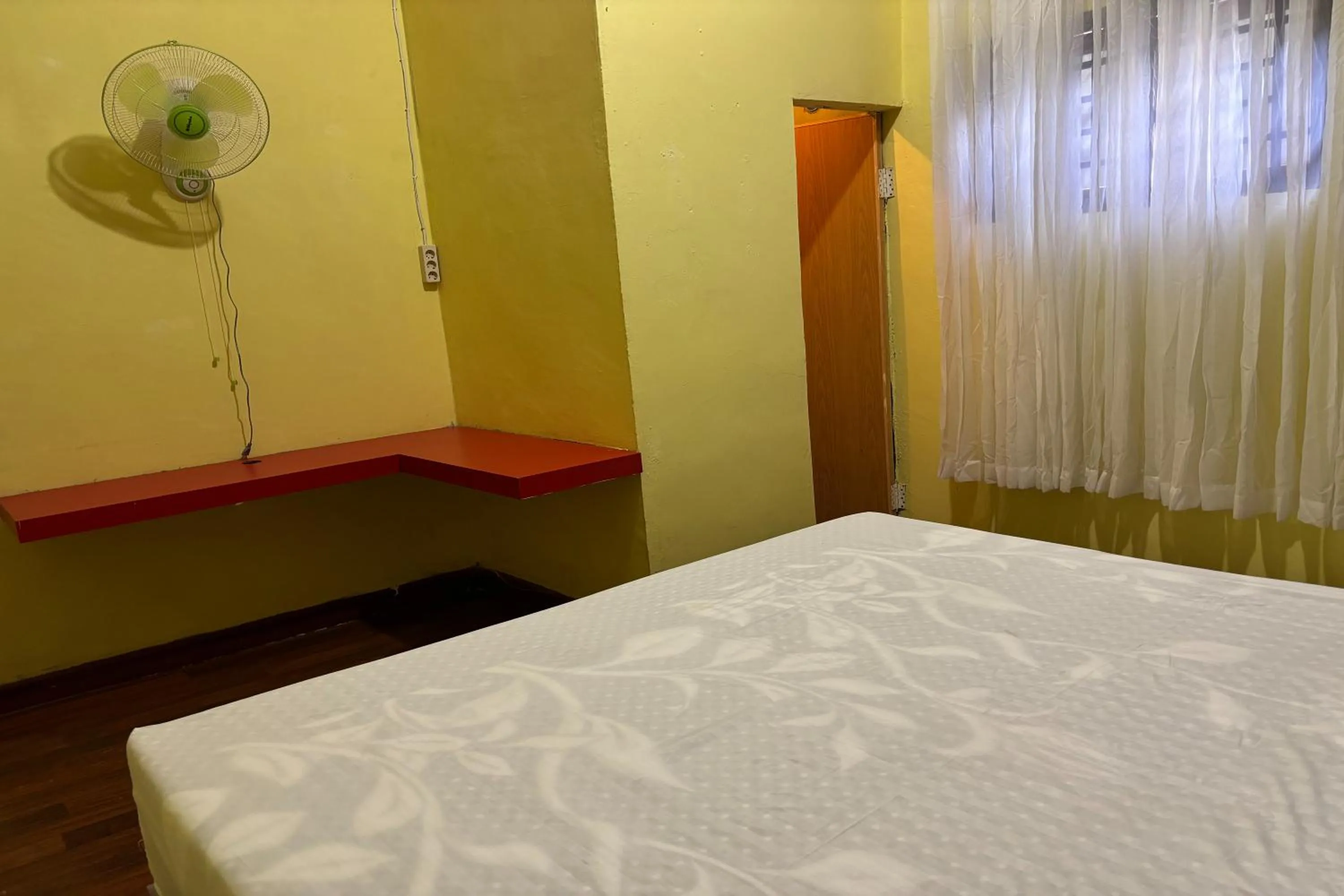 Bed in Waroeng Transit & Depary Homestay