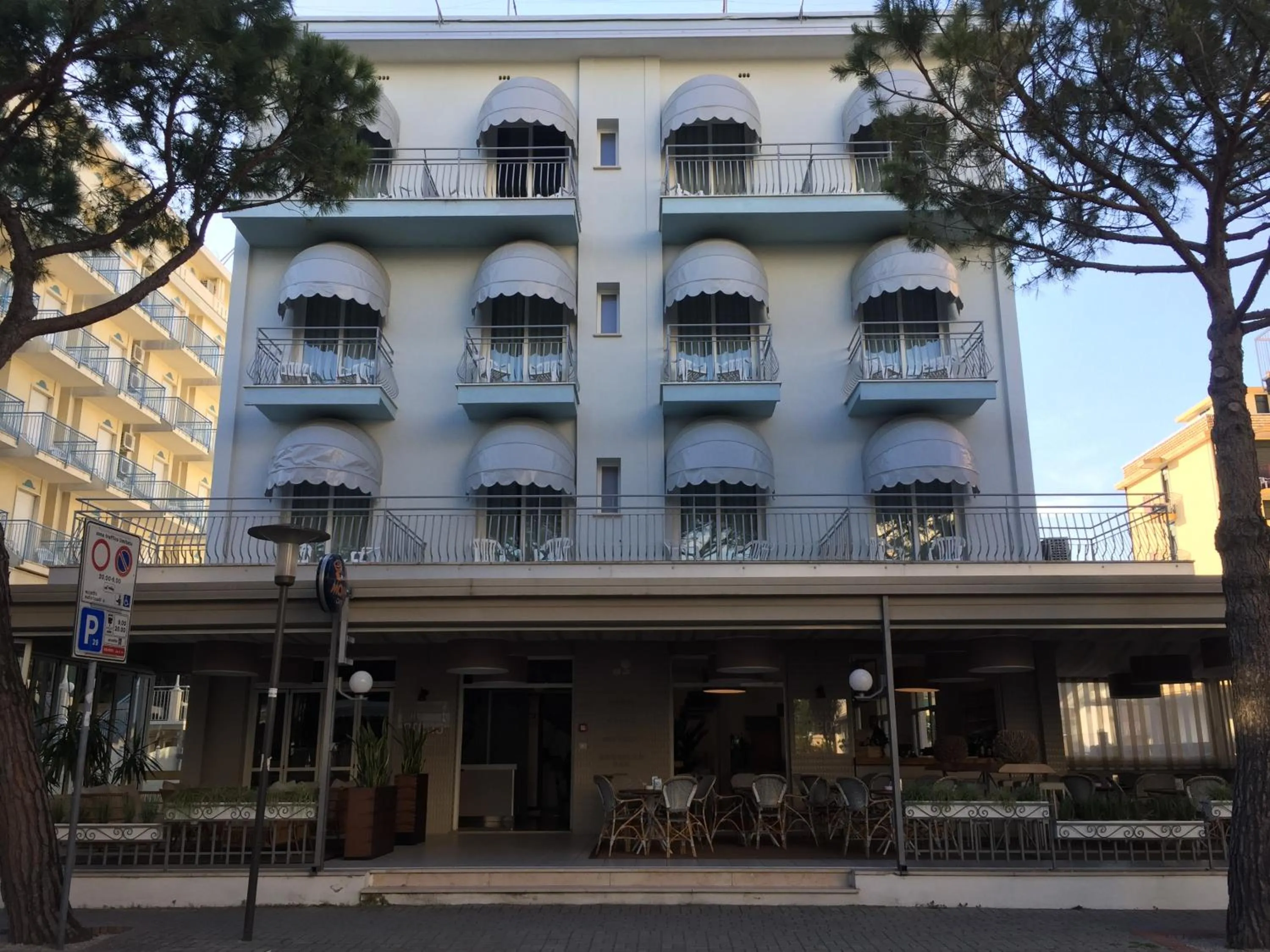 Facade/entrance in Hotel Arena