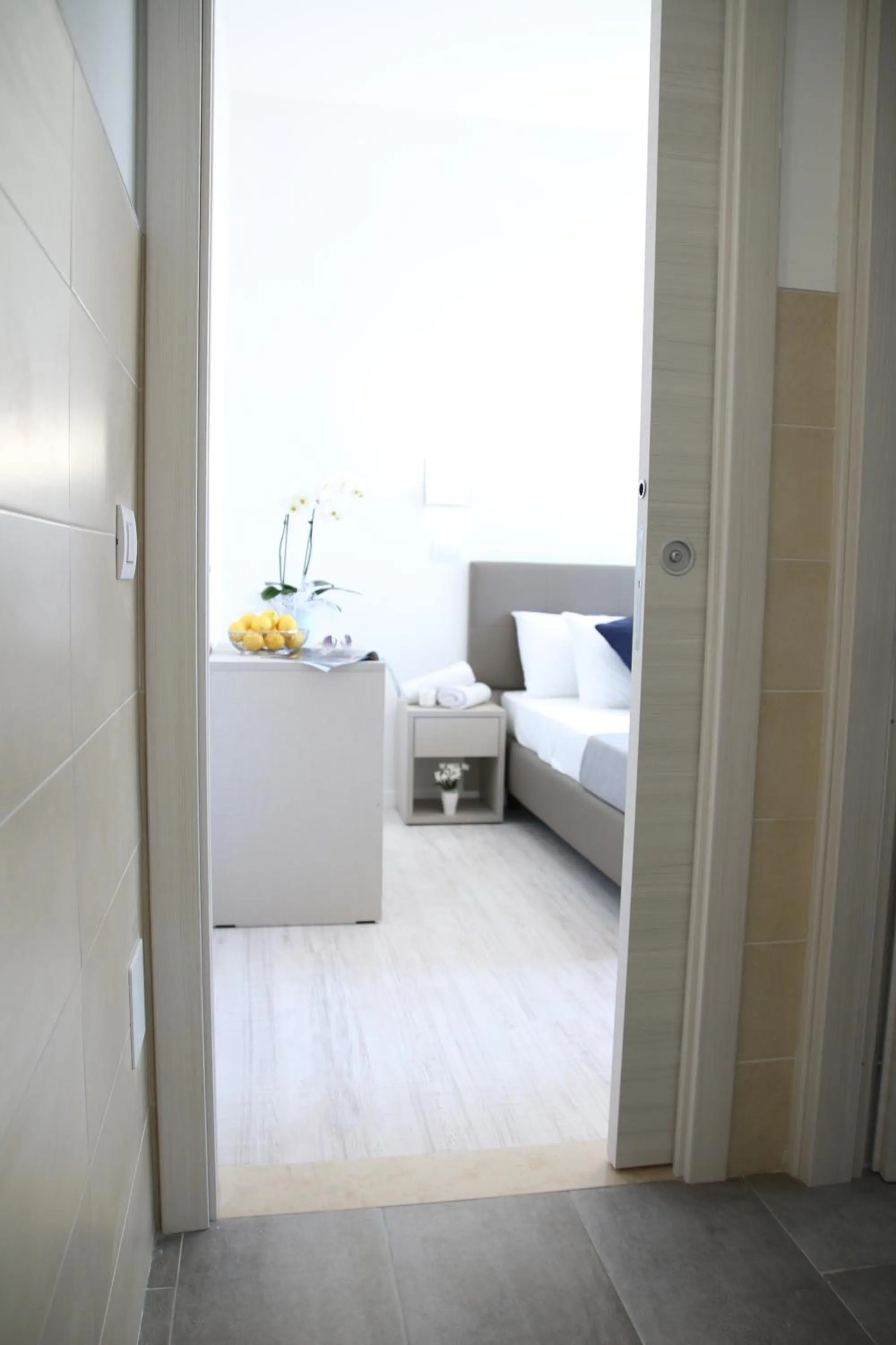 Bathroom, Bed in Hotel Arena