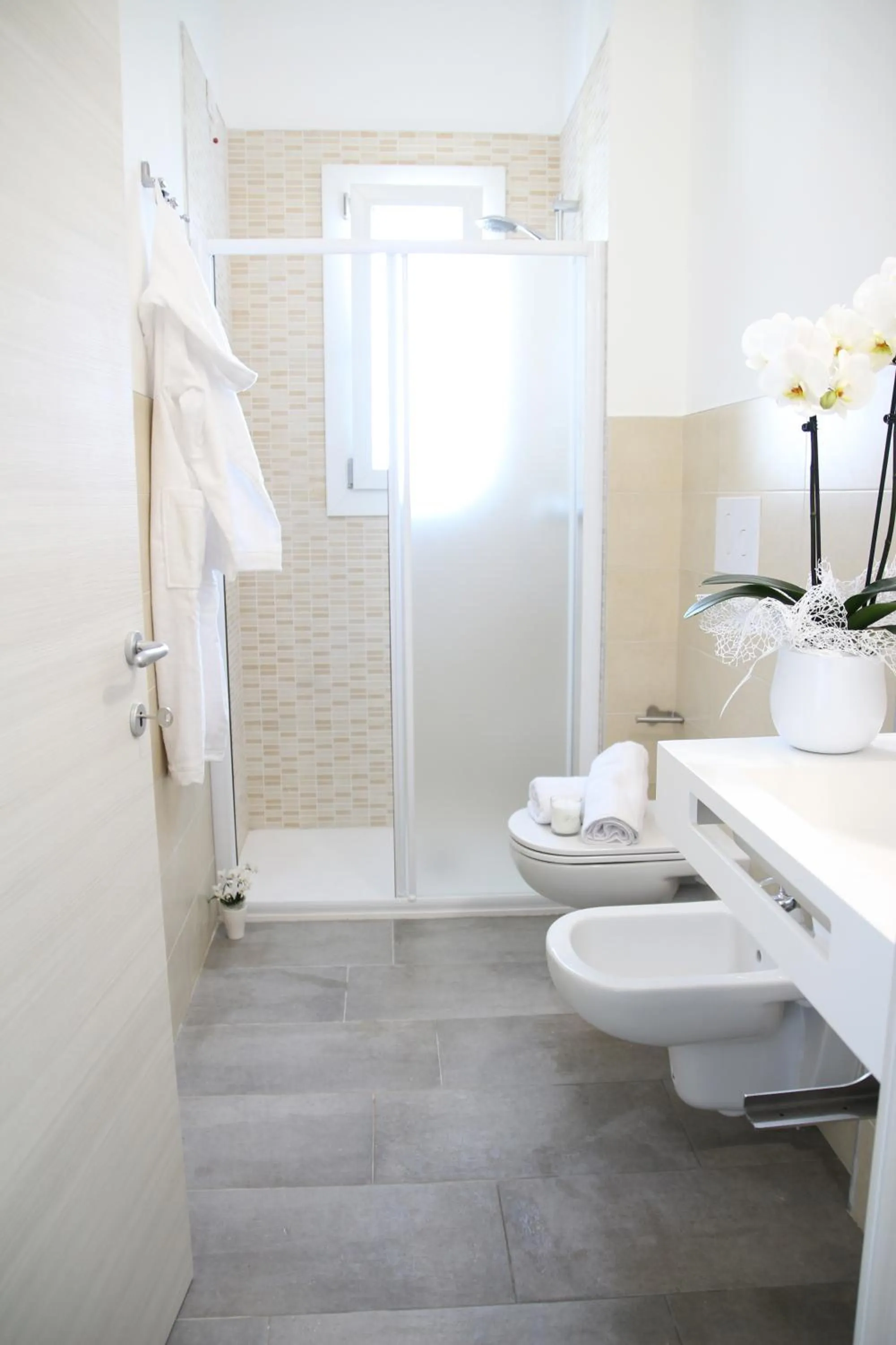 Shower in Hotel Arena