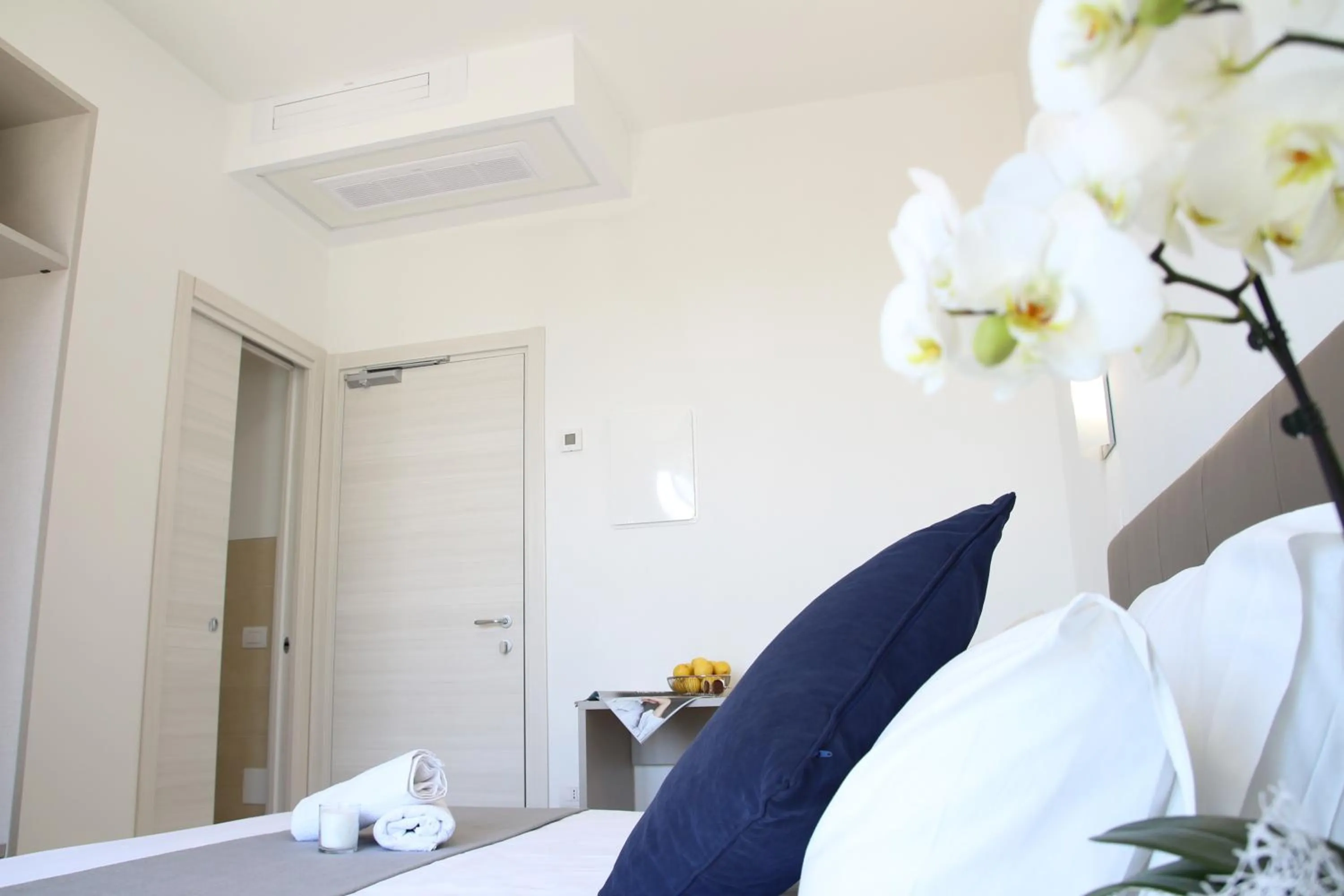 Photo of the whole room, Bed in Hotel Arena