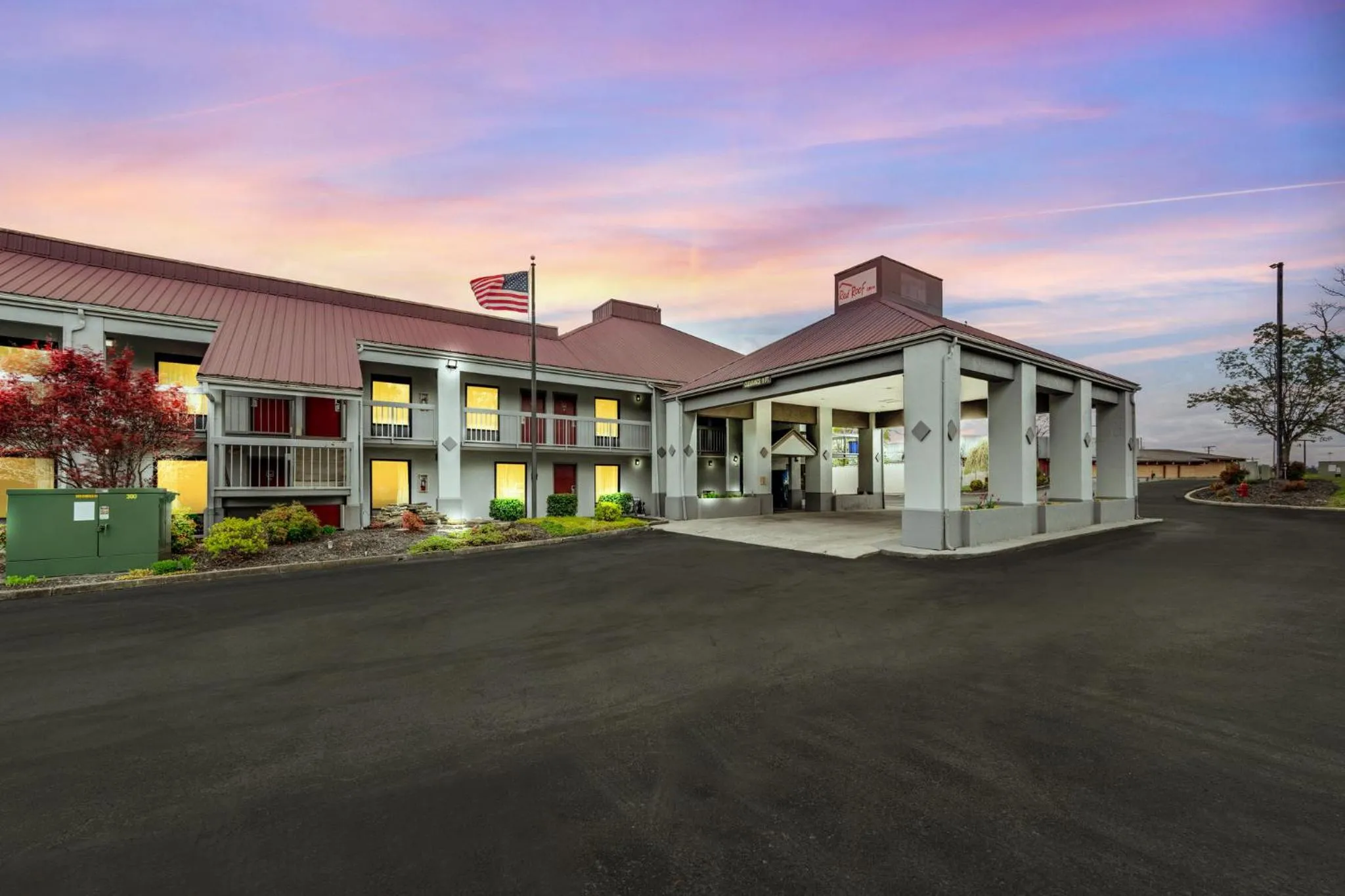 Property building in Red Roof Inn Kingsport