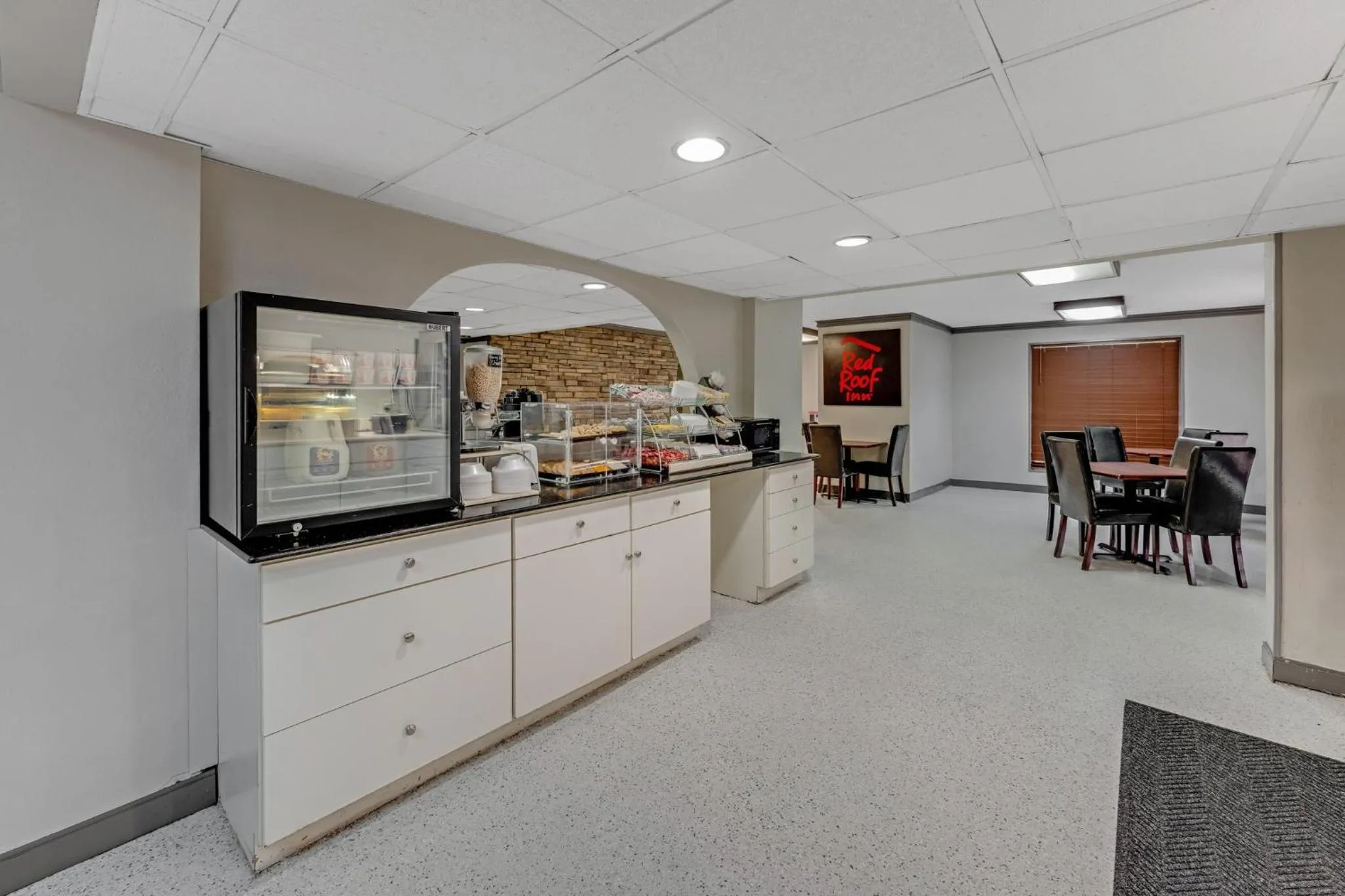 Breakfast in Red Roof Inn Kingsport