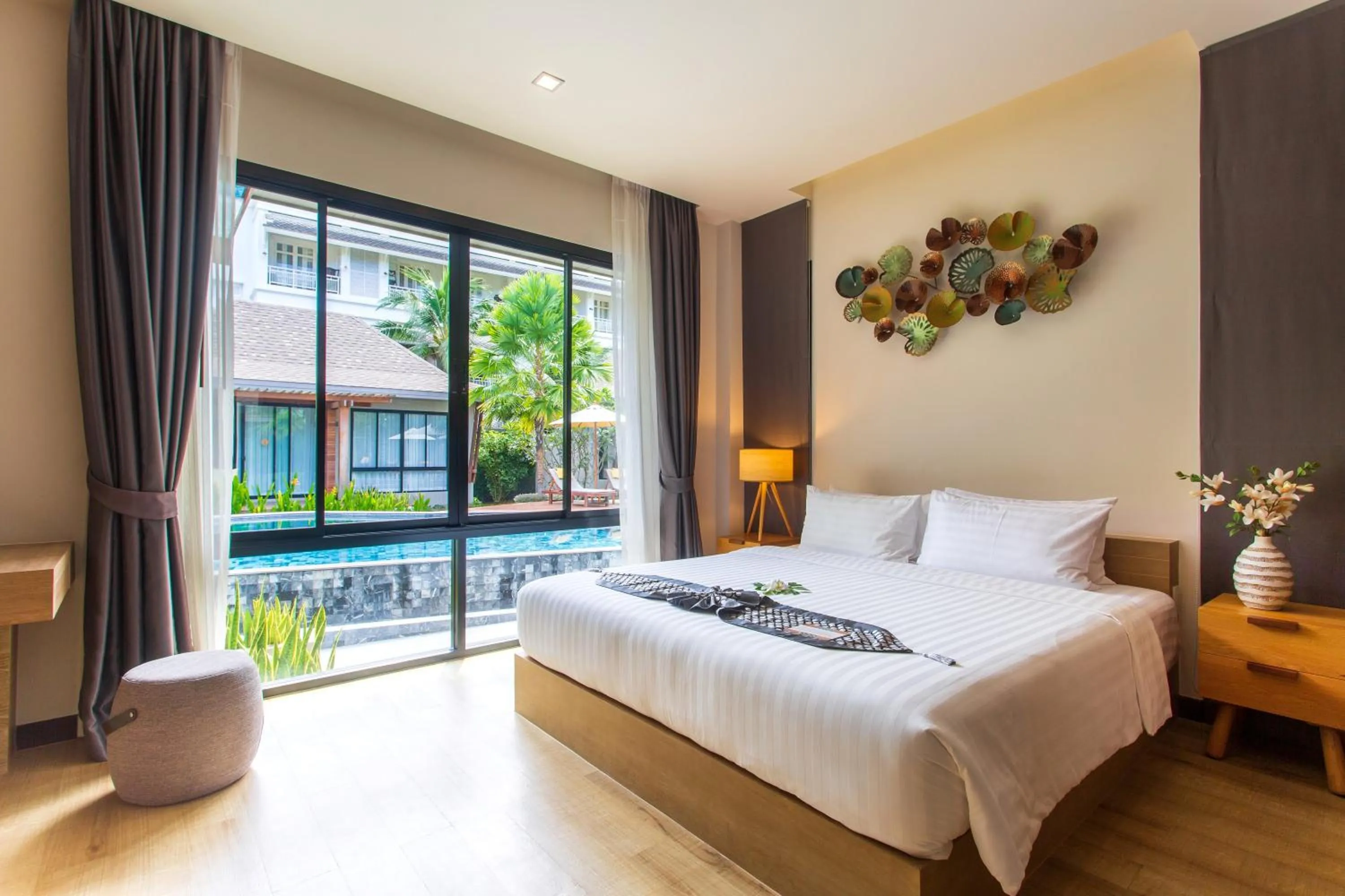 Bed in CHUZ Villas Samui SHA Plus