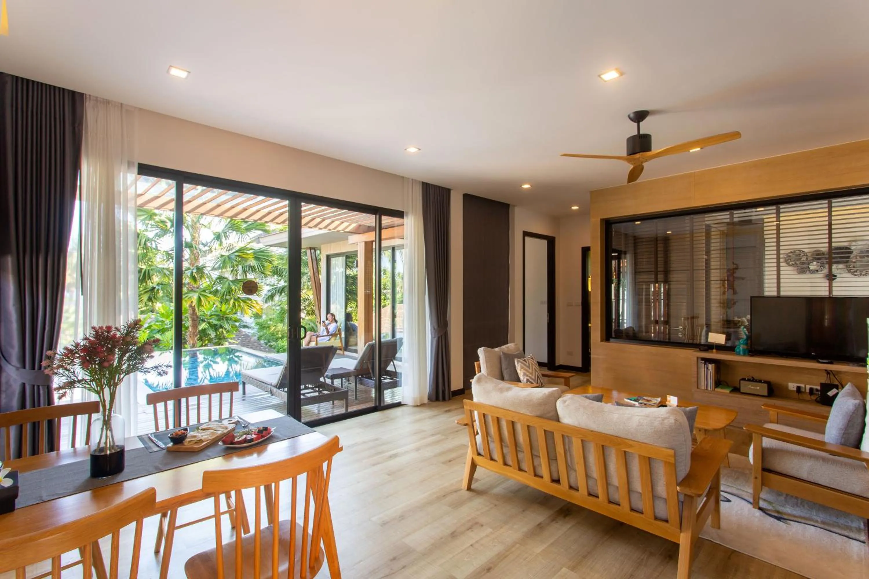CHUZ Villas Samui SHA Plus