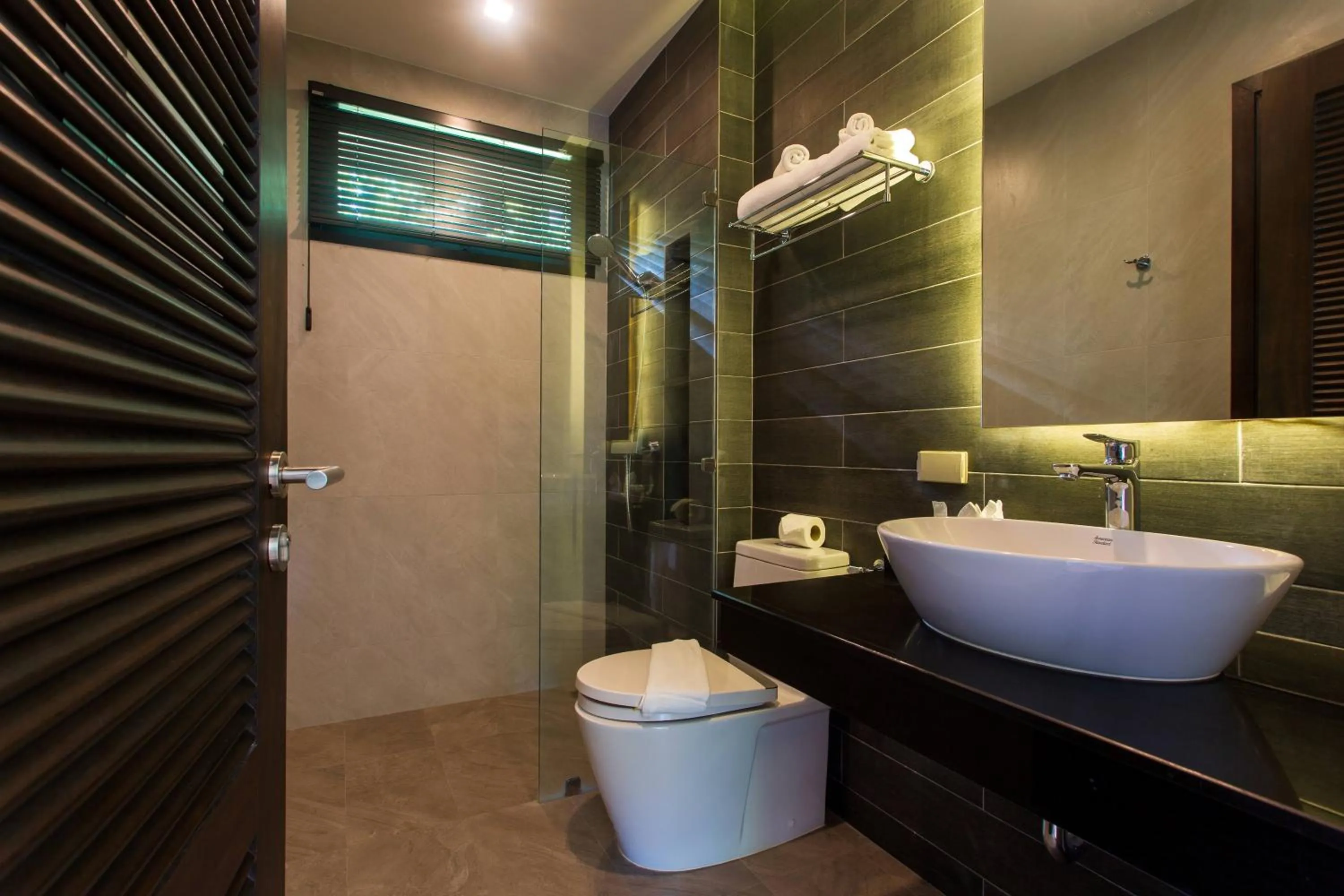 Toilet in CHUZ Villas Samui SHA Plus