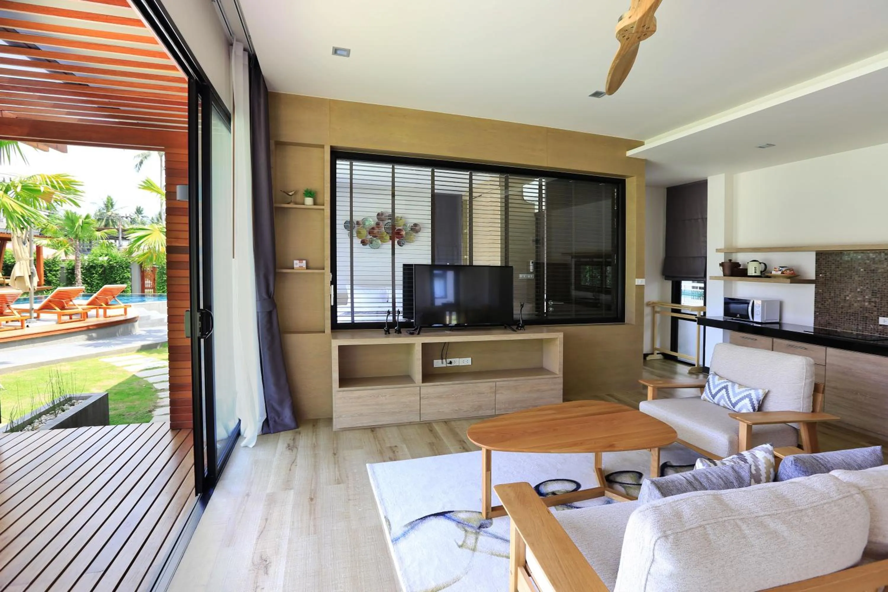 CHUZ Villas Samui SHA Plus