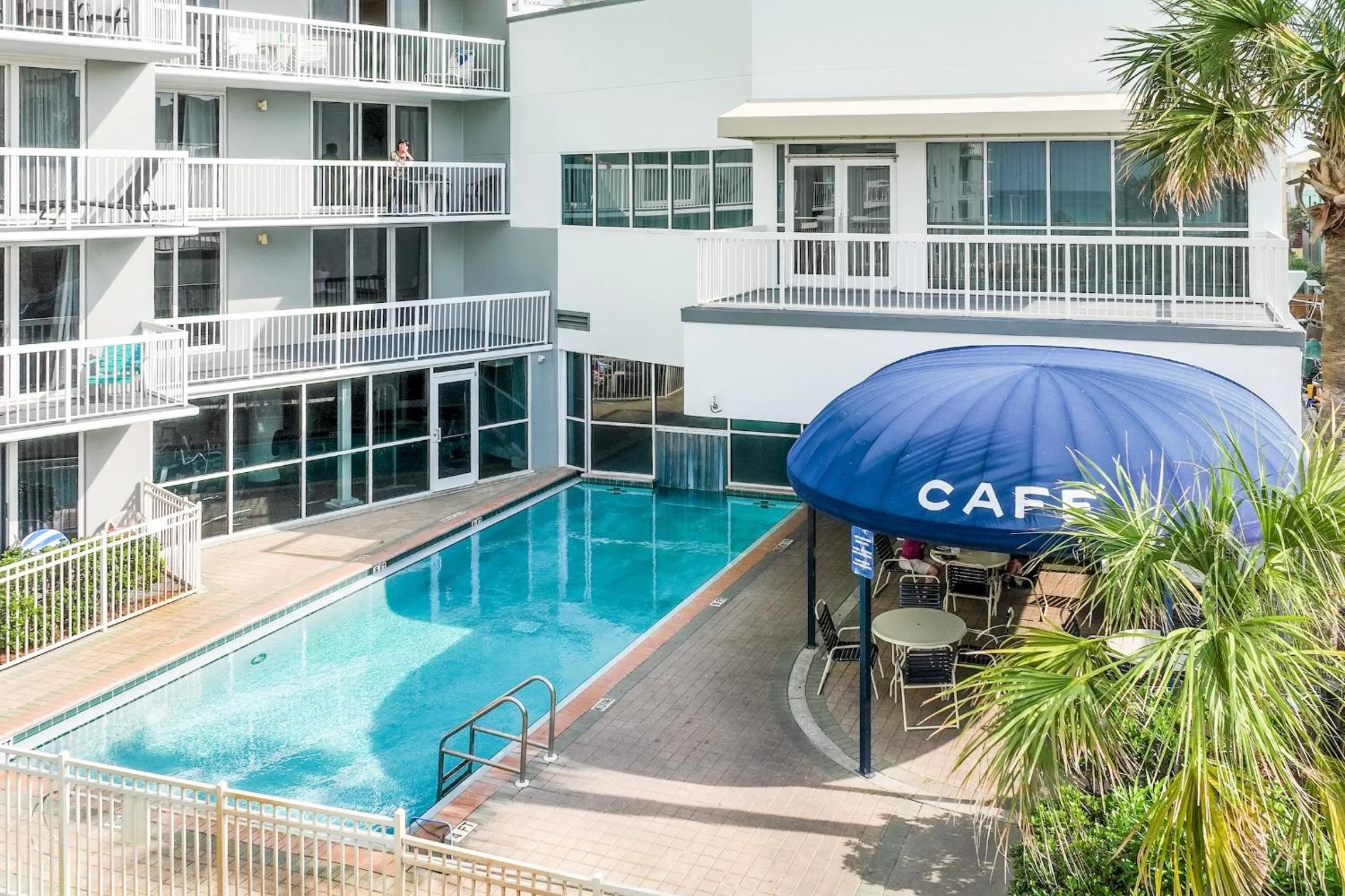 Property building in Pelican Beach Resort by Tufan