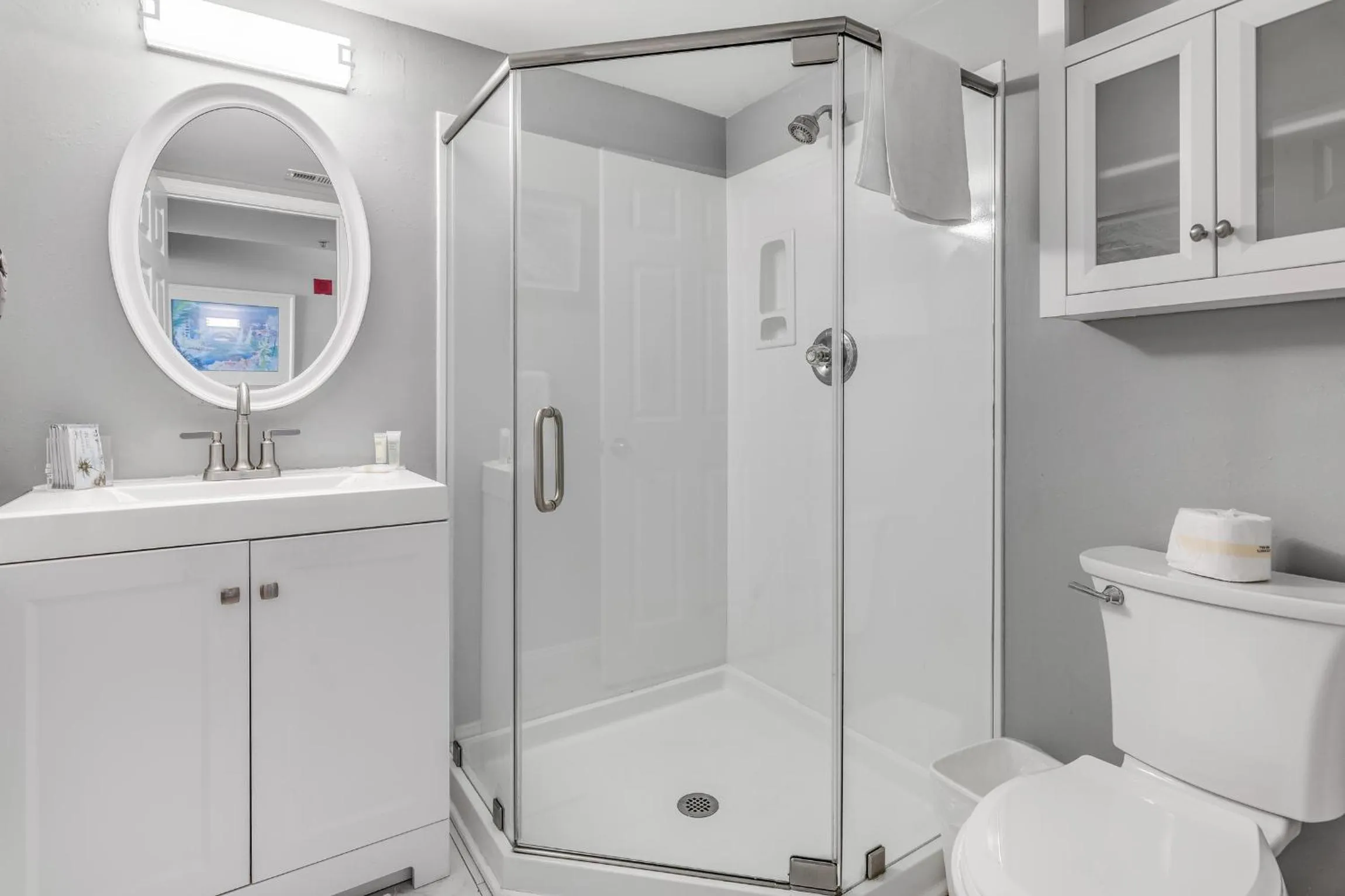 Shower in Pelican Beach Resort by Tufan