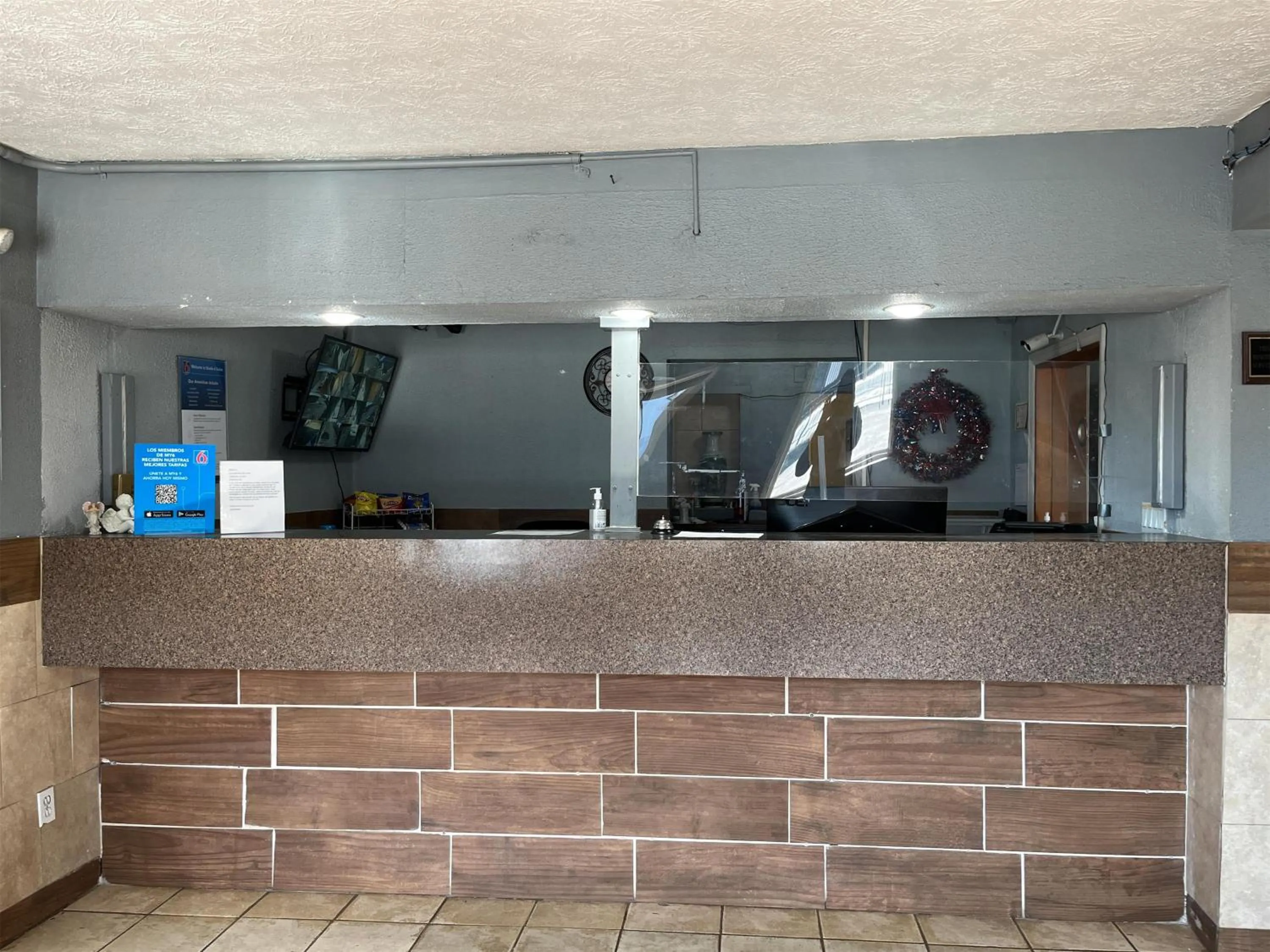 Lobby or reception in Studio 6 Suites Hurricane, WV