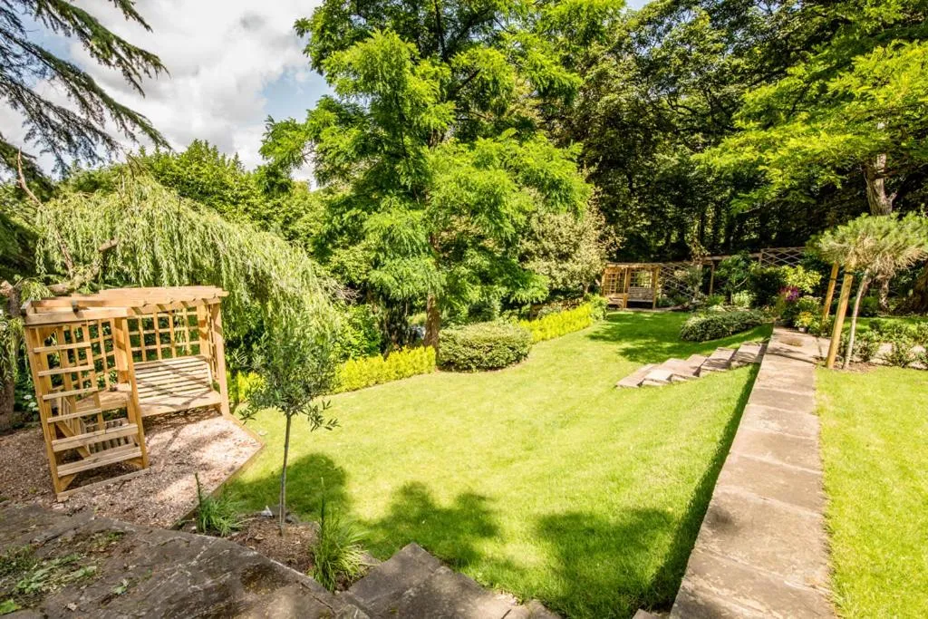 Garden view in Hickman Hill Hotel