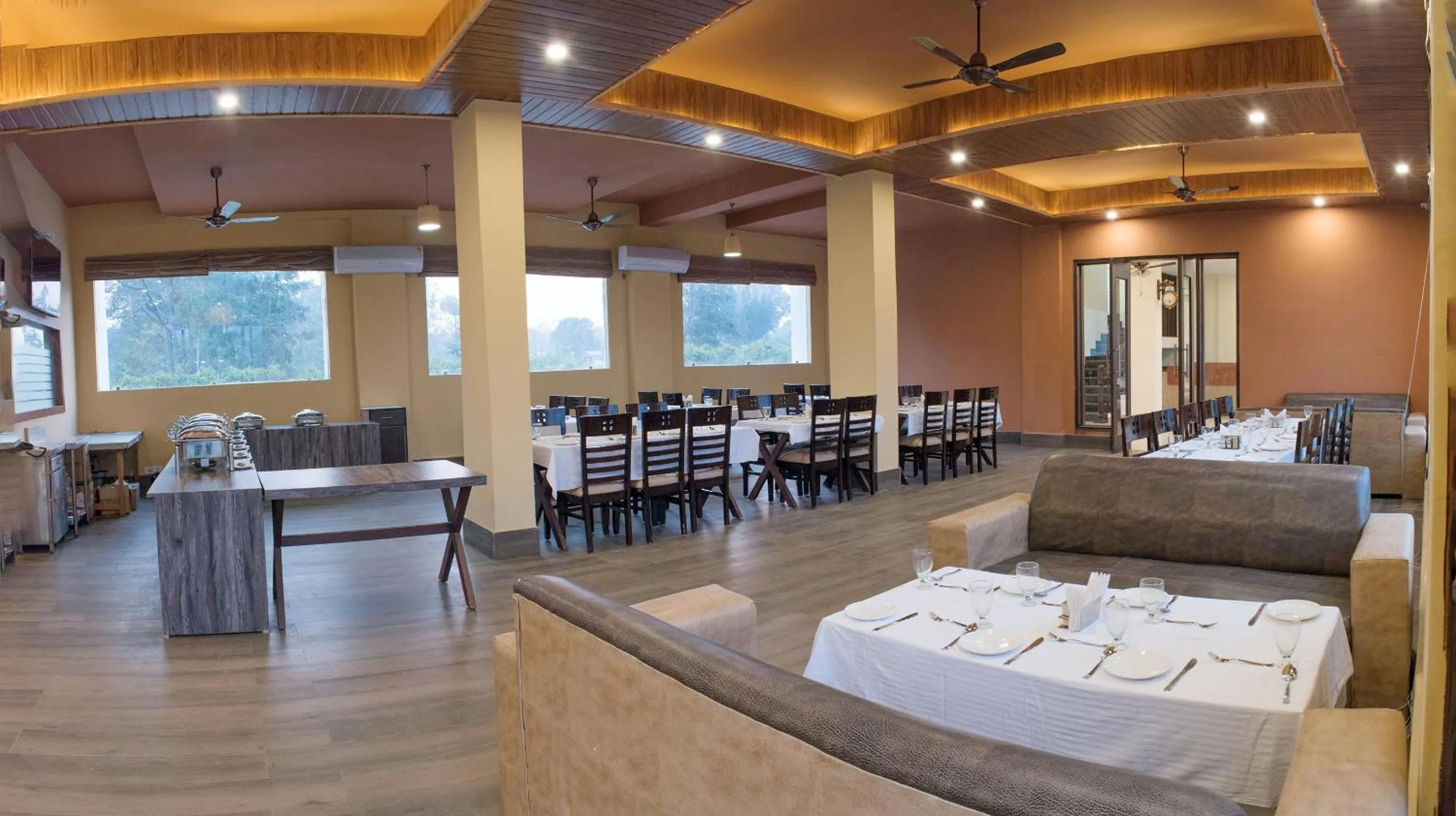 Restaurant/places to eat in The Darien Resort