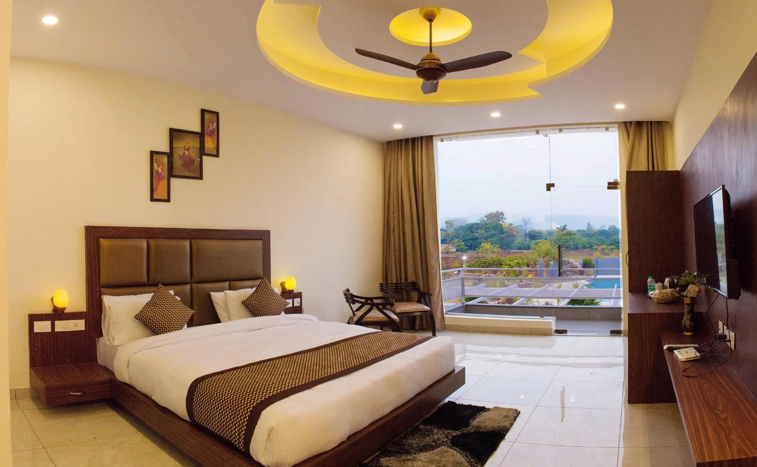 Bed in The Darien Resort