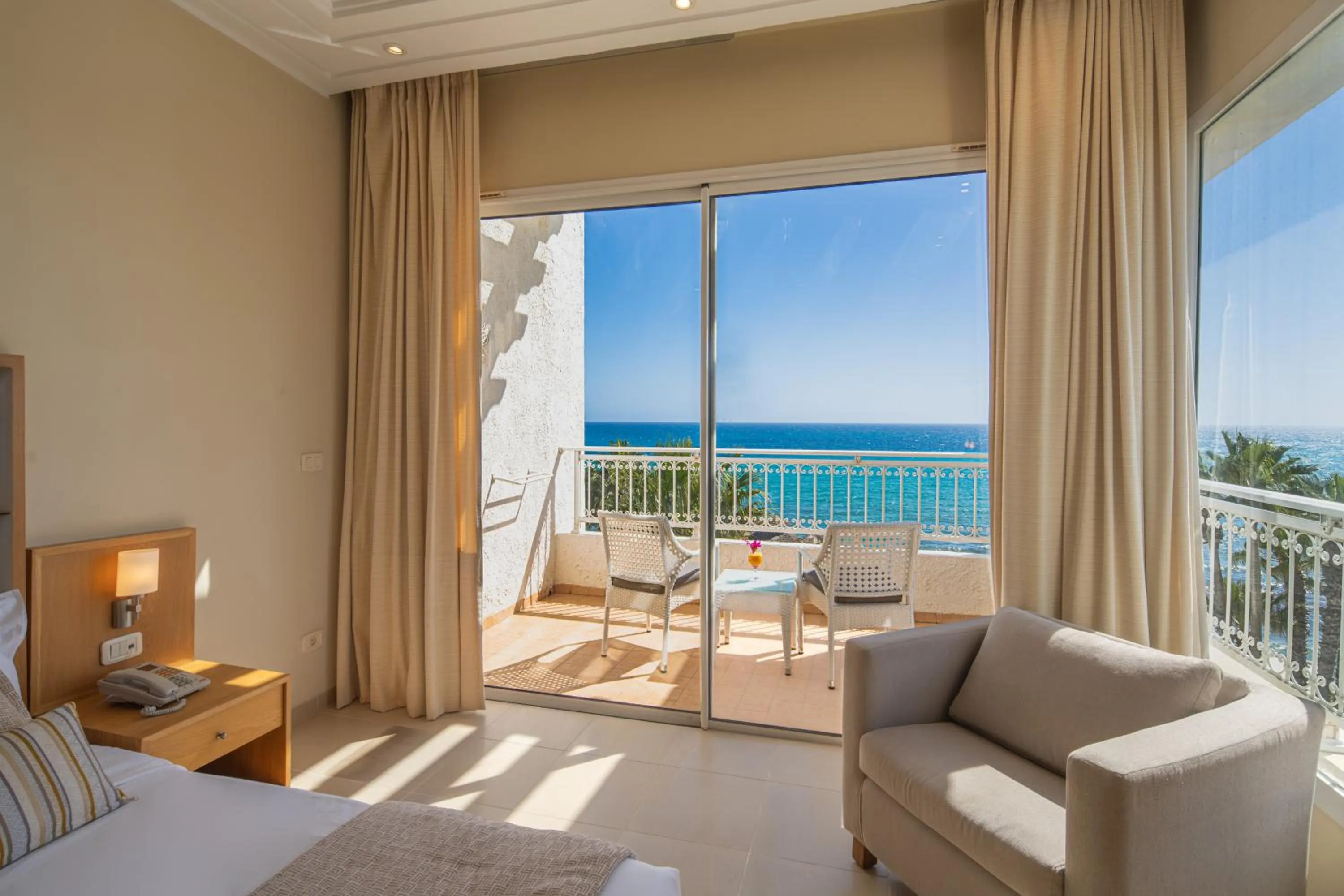 Balcony/Terrace, Bed in Hotel Bel Azur Thalasso & Bungalows