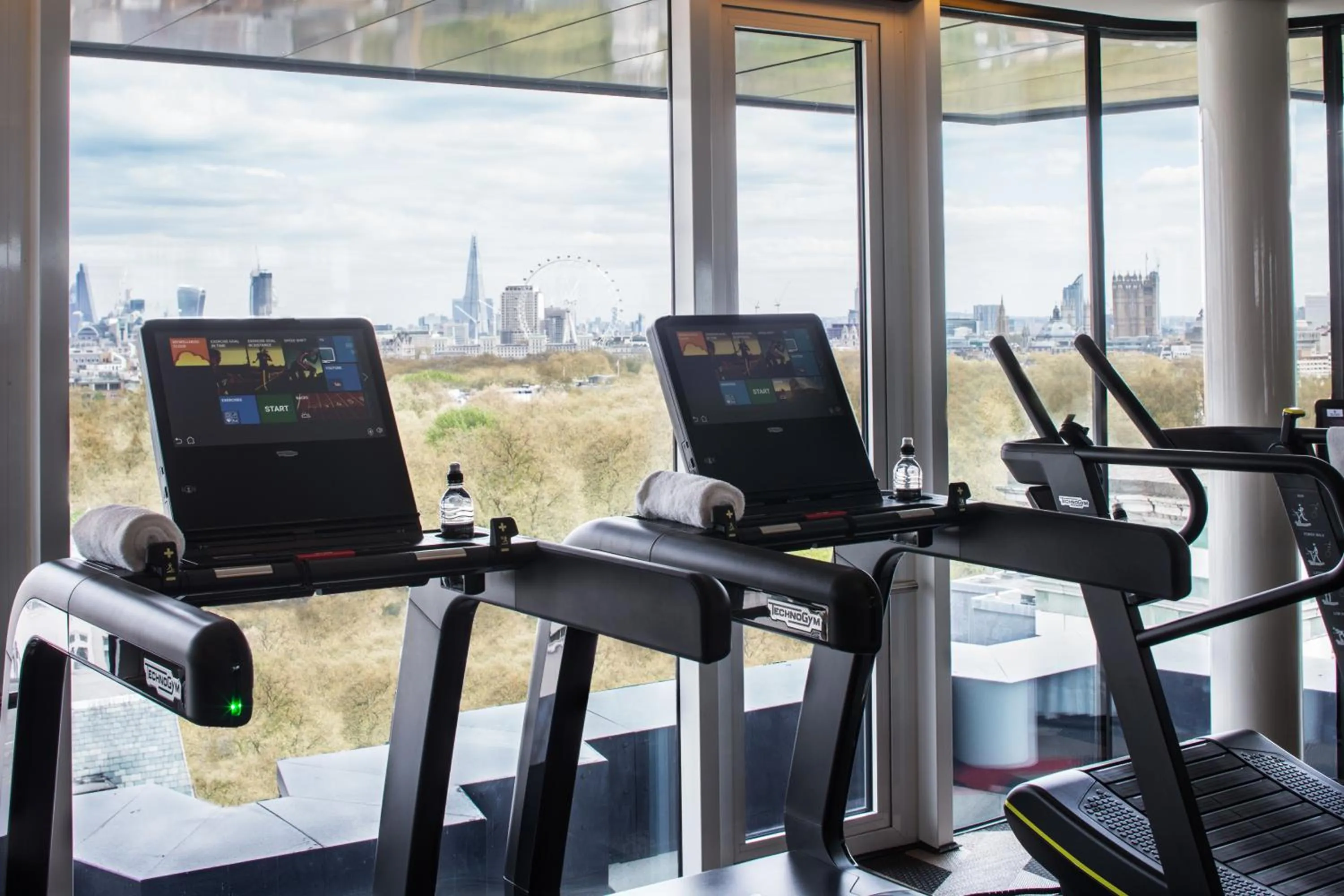 Fitness centre/facilities in Four Seasons Hotel London at Park Lane