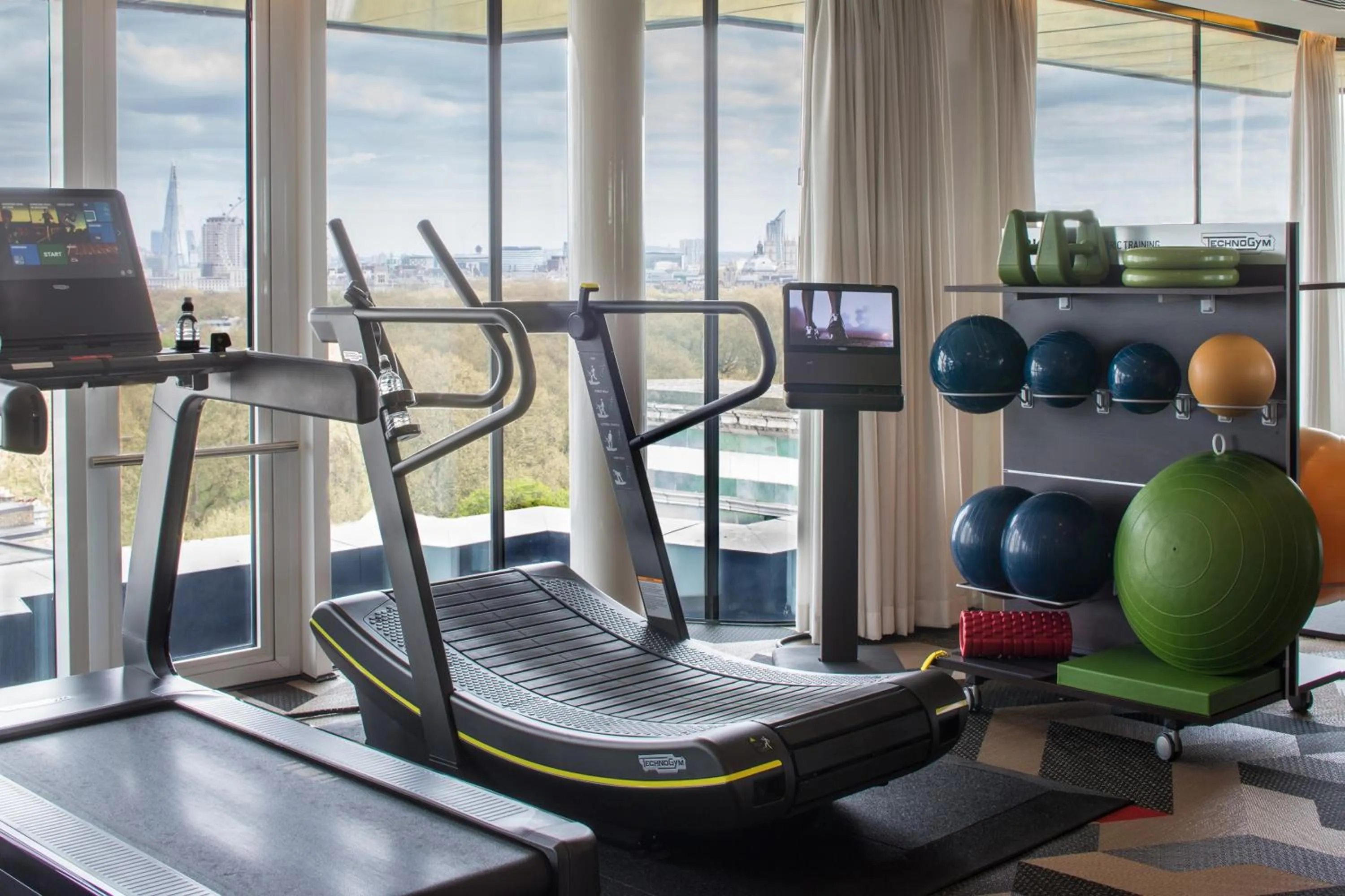 Fitness centre/facilities in Four Seasons Hotel London at Park Lane