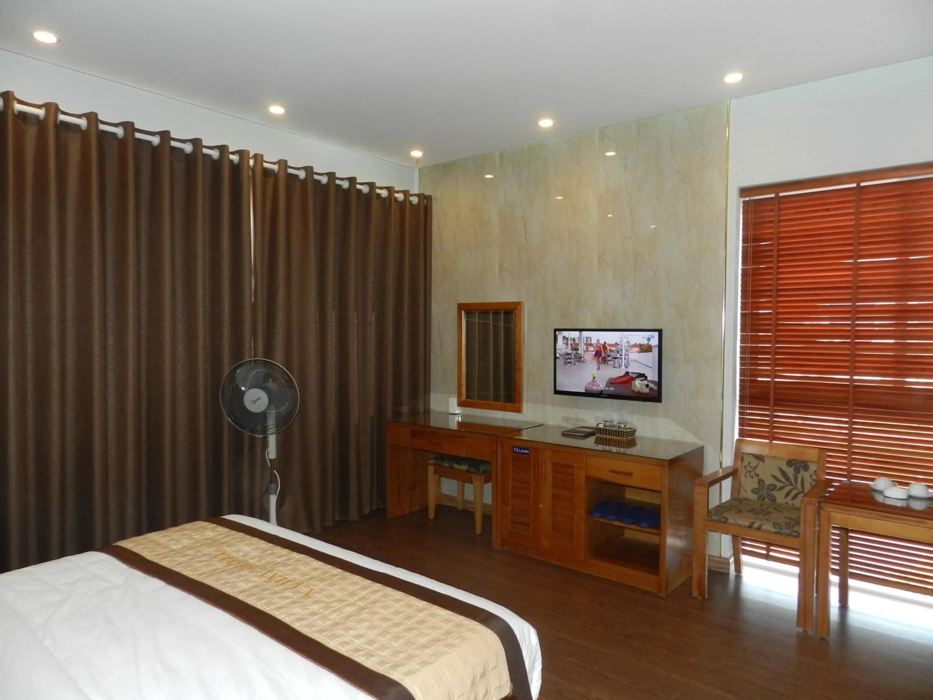 Property building, Bed in Green Hotel