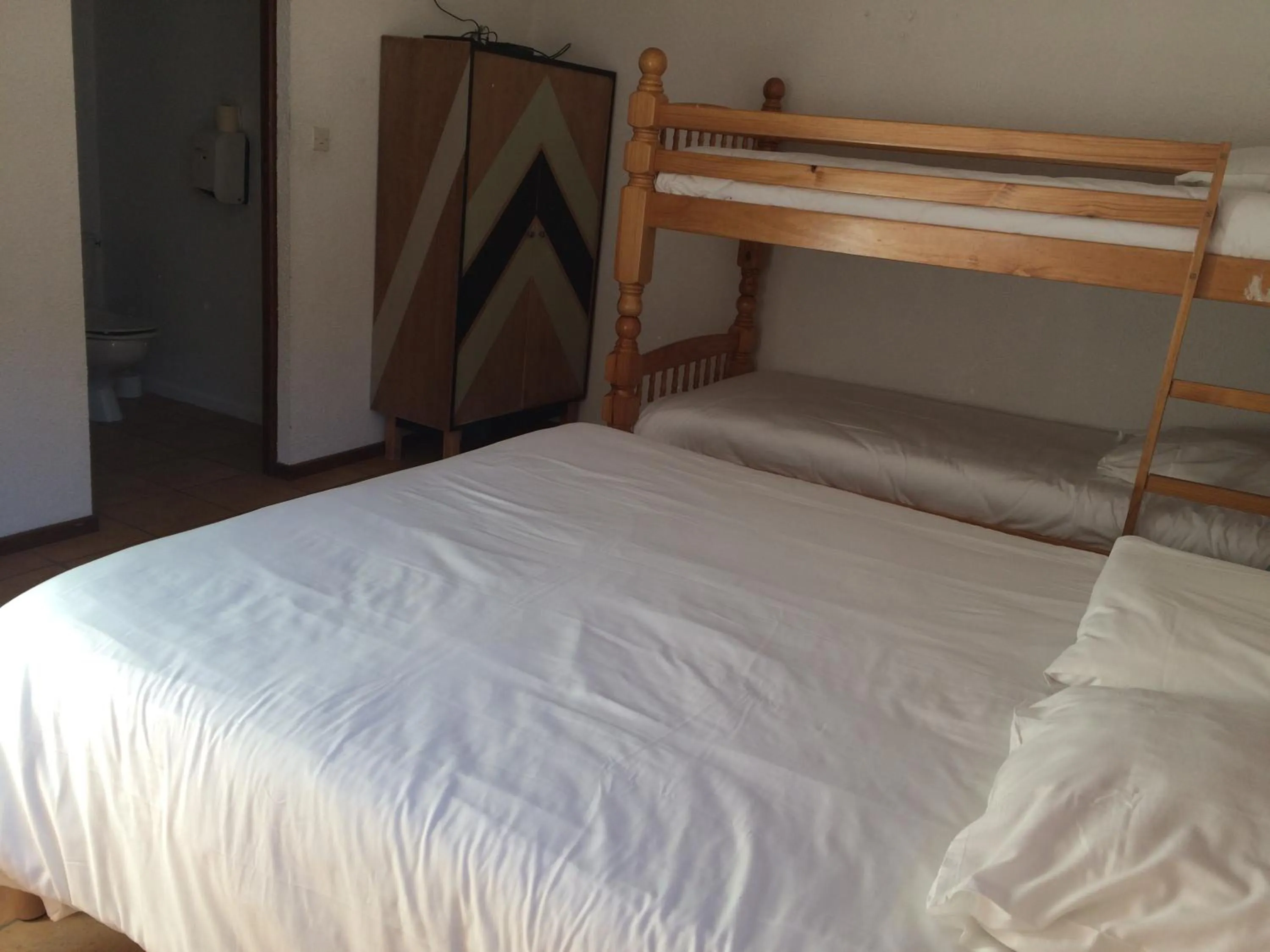 Bed in Hôtel Le Tuc de l'Etang