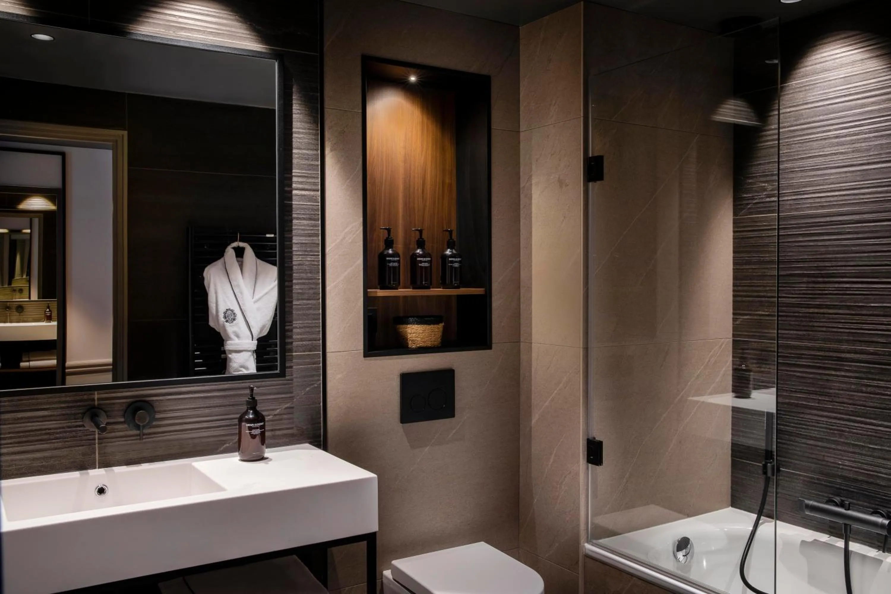 Bathroom in Victoria Palace Hotel