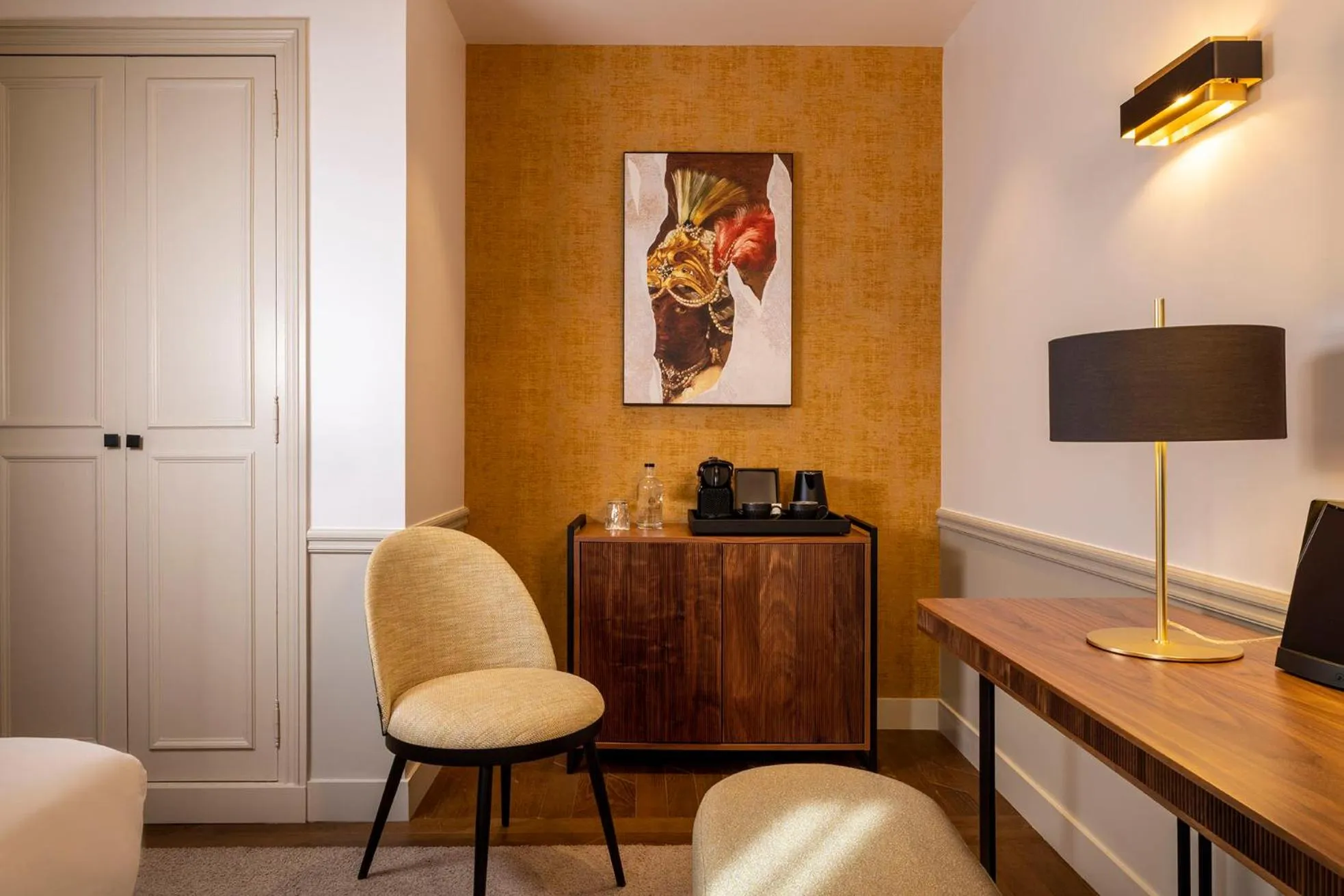 Coffee/tea facilities in Victoria Palace Hotel