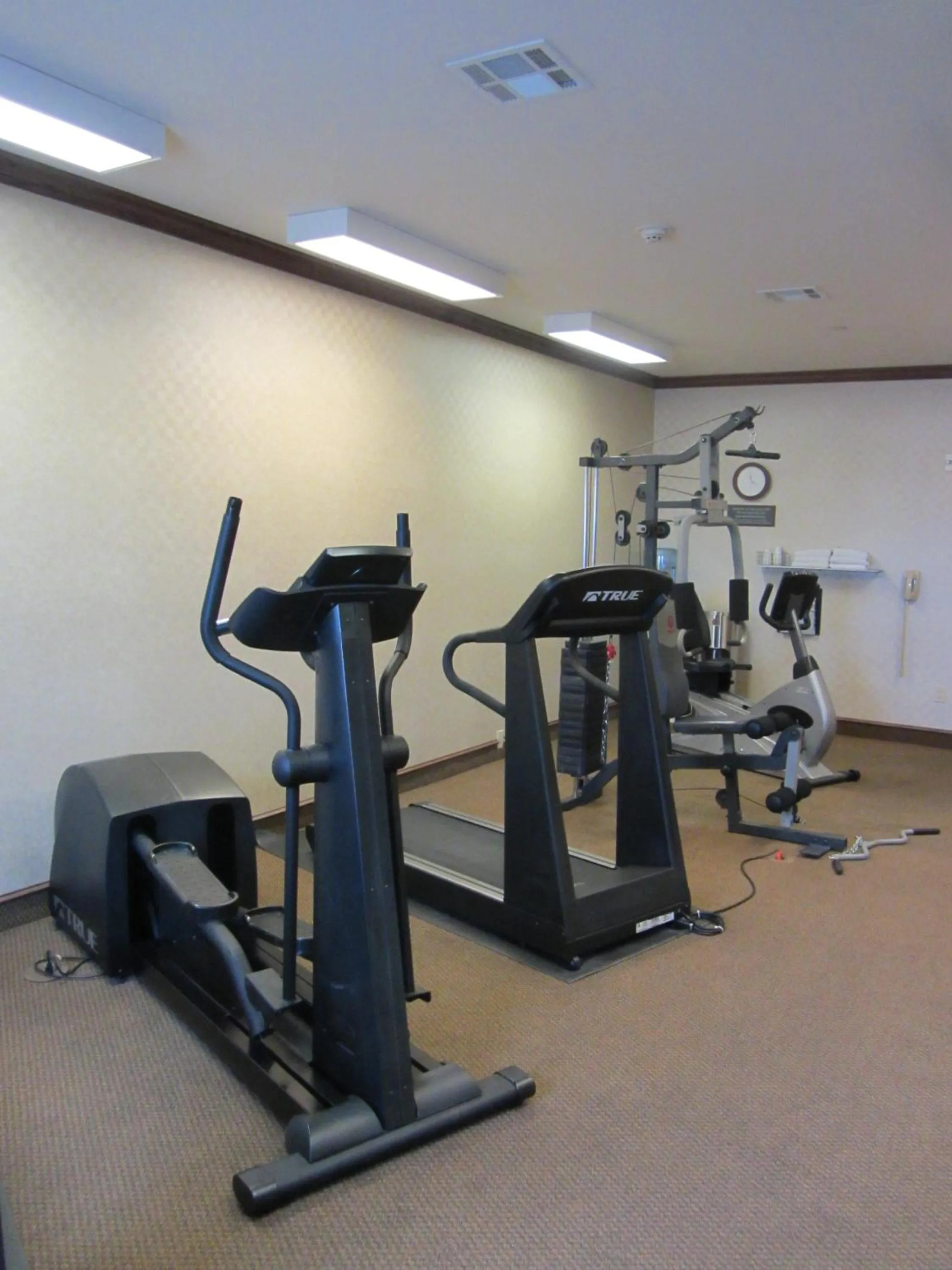 Fitness centre/facilities in Country Inn & Suites by Radisson, Amarillo I-40 West, TX