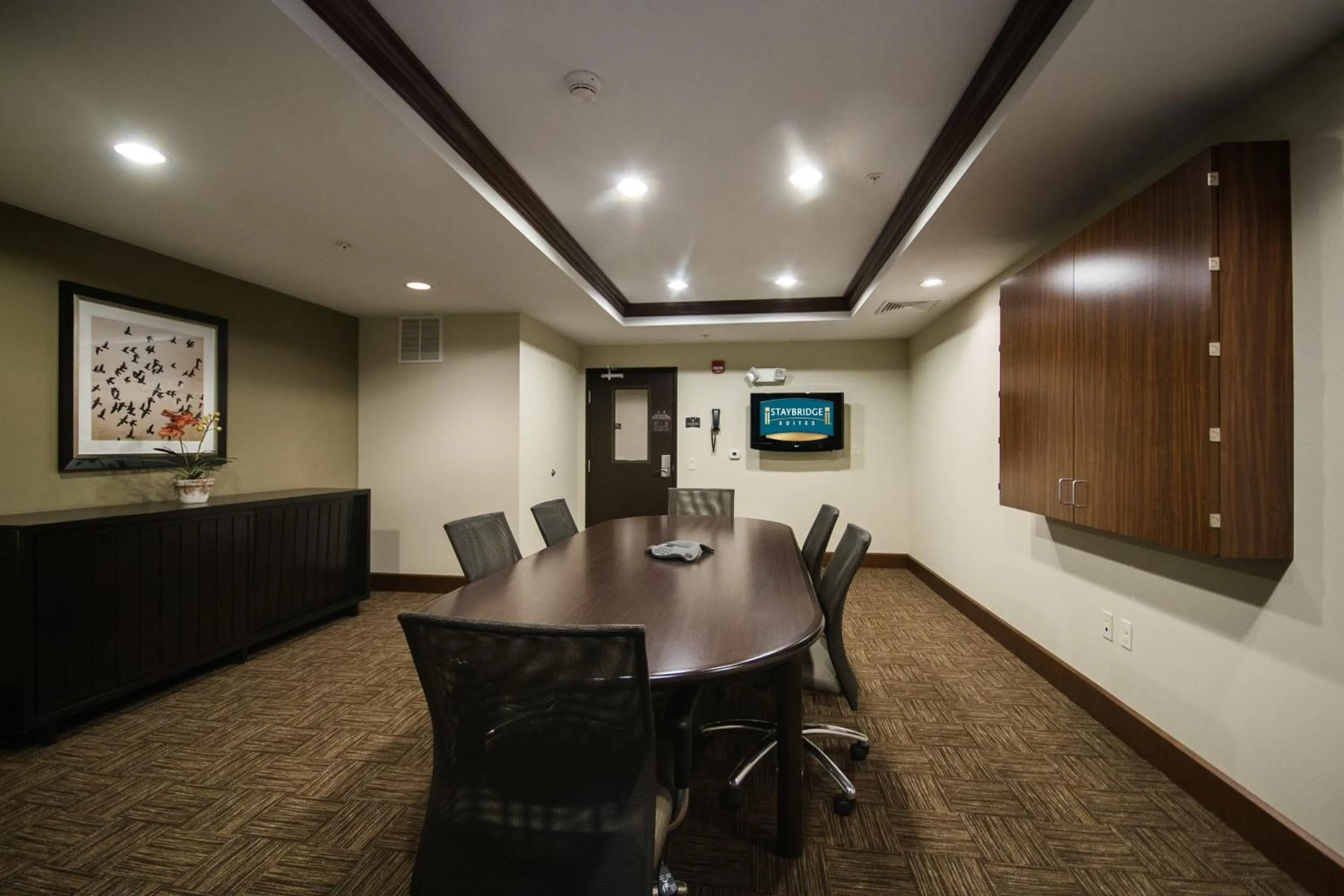 Meeting/conference room in Staybridge Suites Montgomeryville by IHG