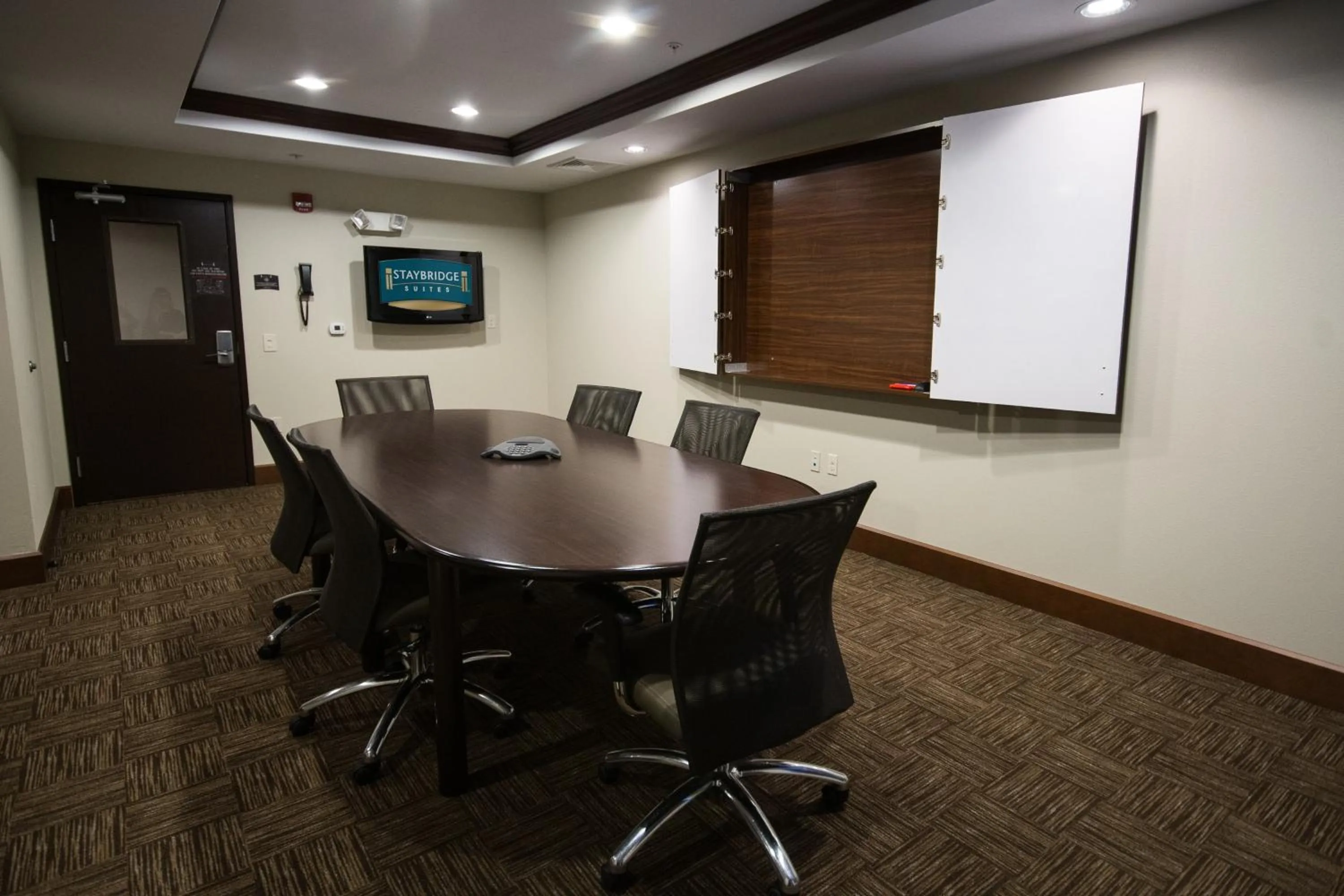 Meeting/conference room in Staybridge Suites Montgomeryville by IHG
