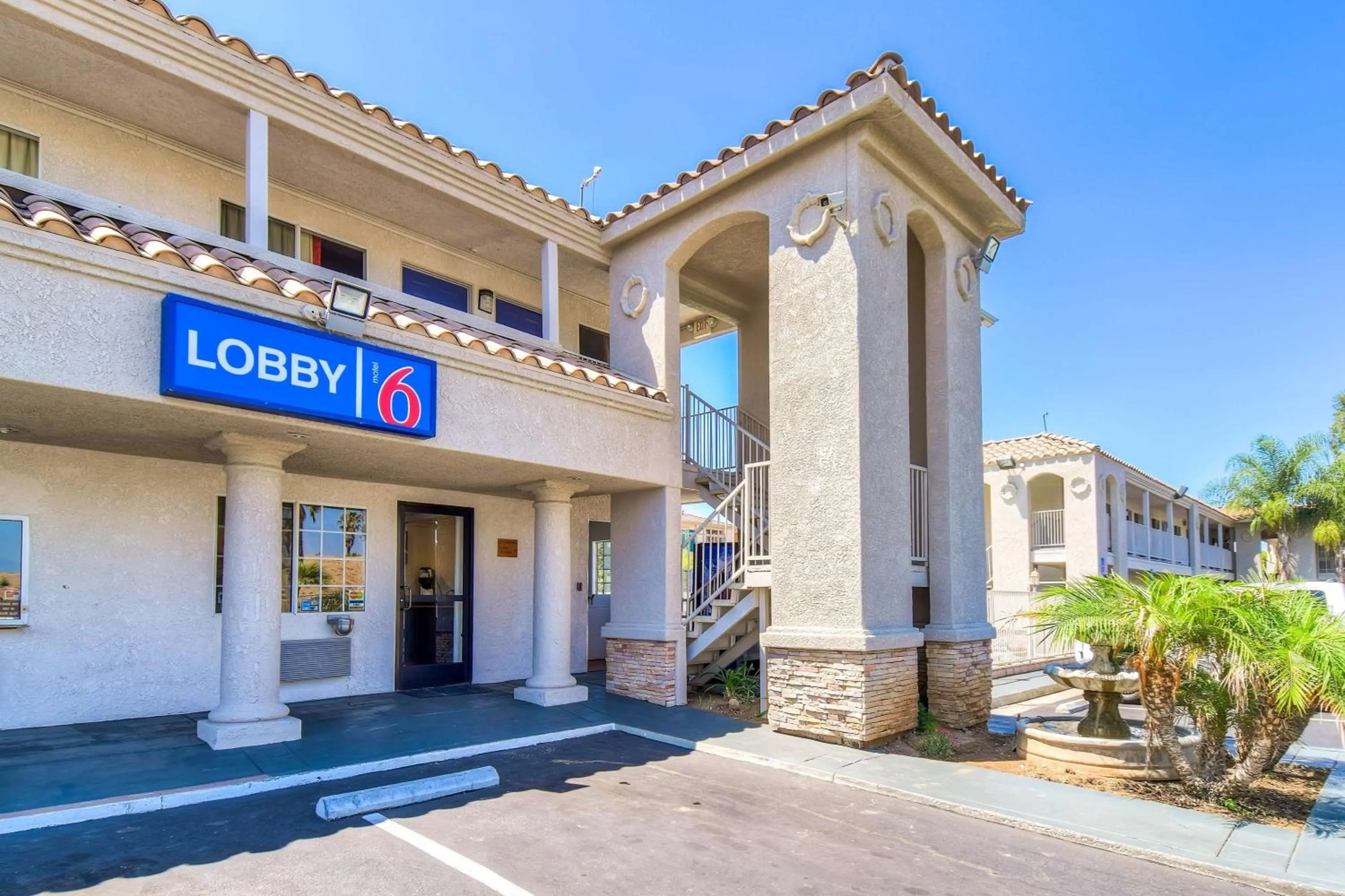 Property building in Motel 6-Menifee, CA