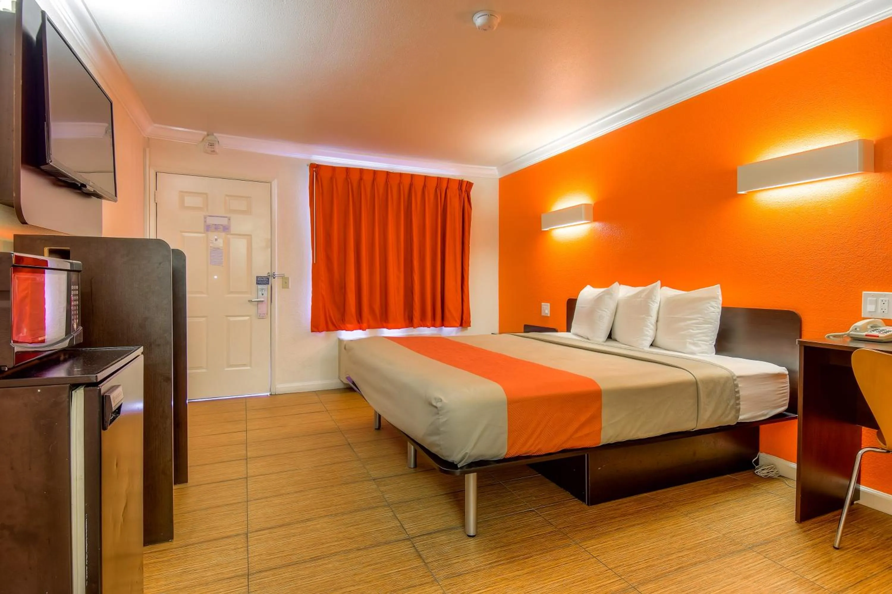 Bedroom, Bed in Motel 6-Menifee, CA