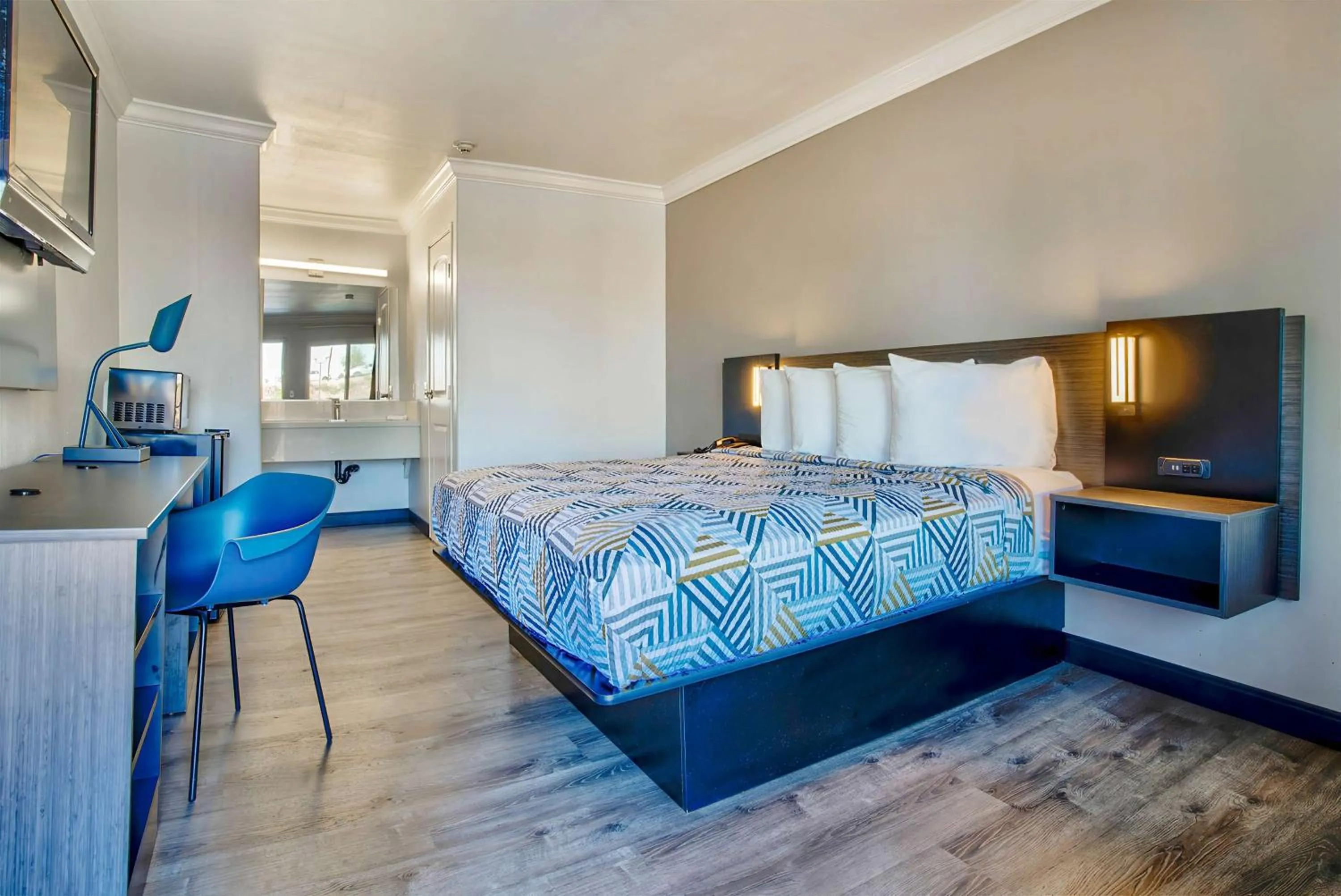 Bedroom, Bed in Motel 6-Menifee, CA