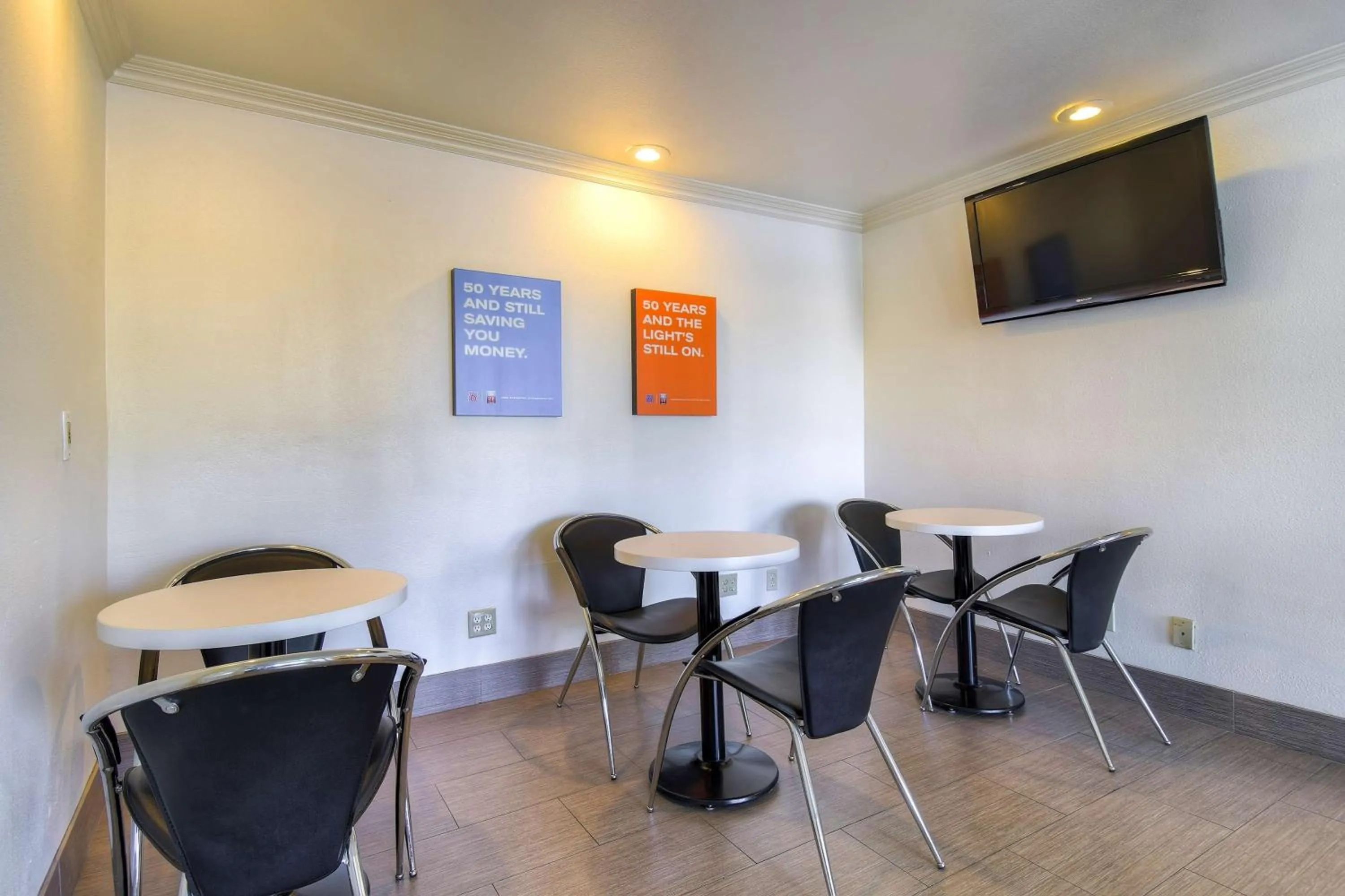 TV and multimedia in Motel 6-Menifee, CA