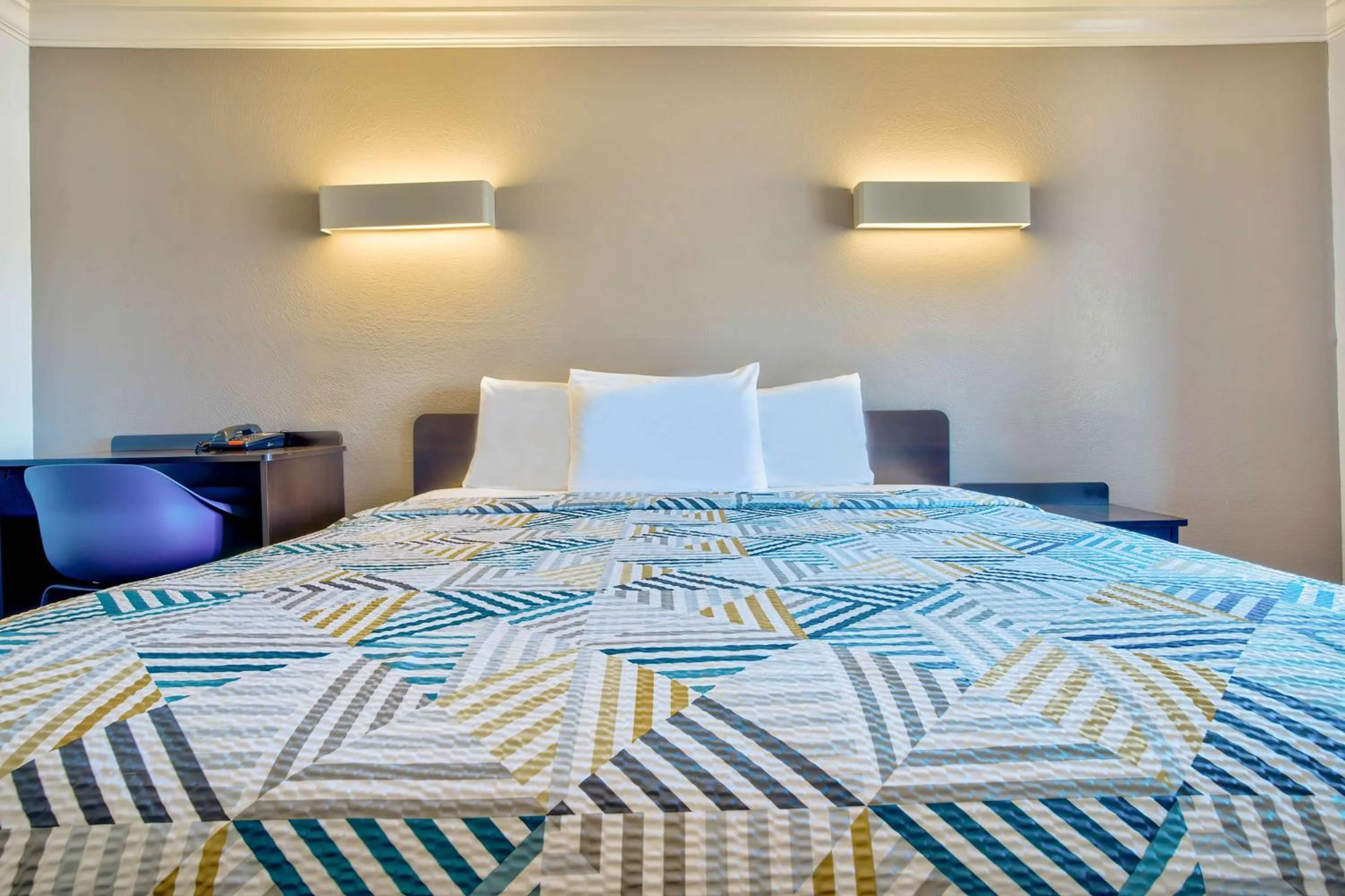 Bedroom, Bed in Motel 6-Menifee, CA