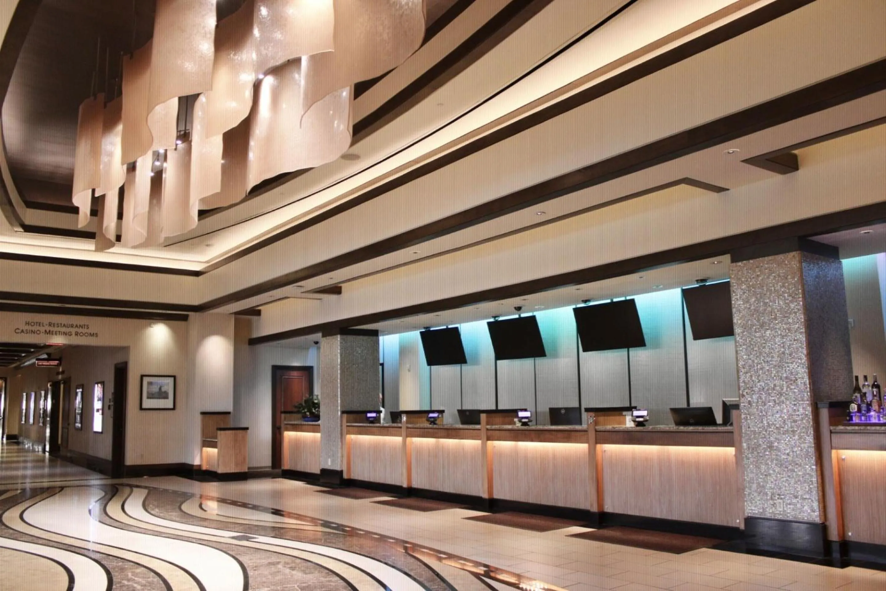 Lobby or reception in Harrah's Kansas City, A Caesars Destination