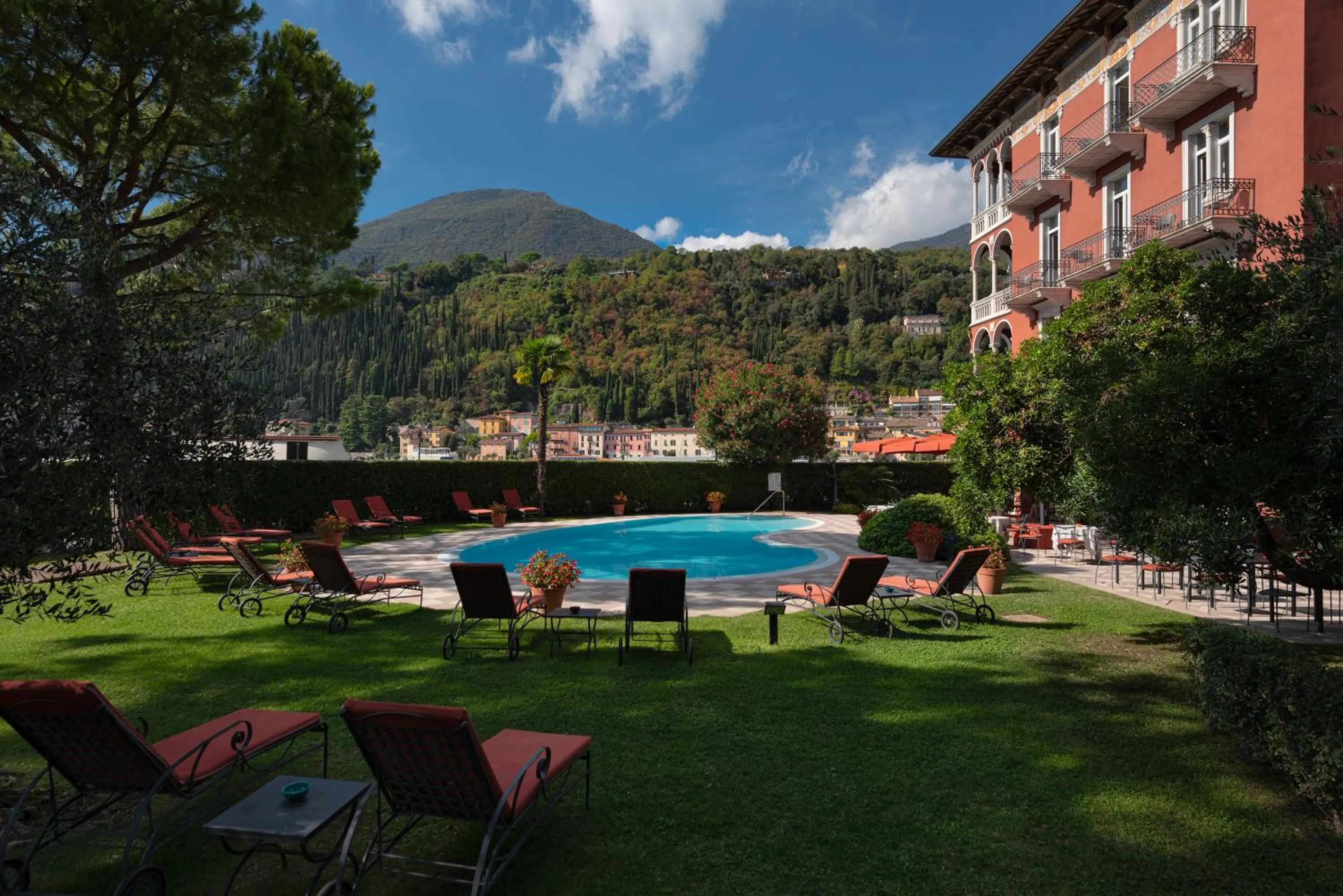 Swimming pool in Hotel Milano