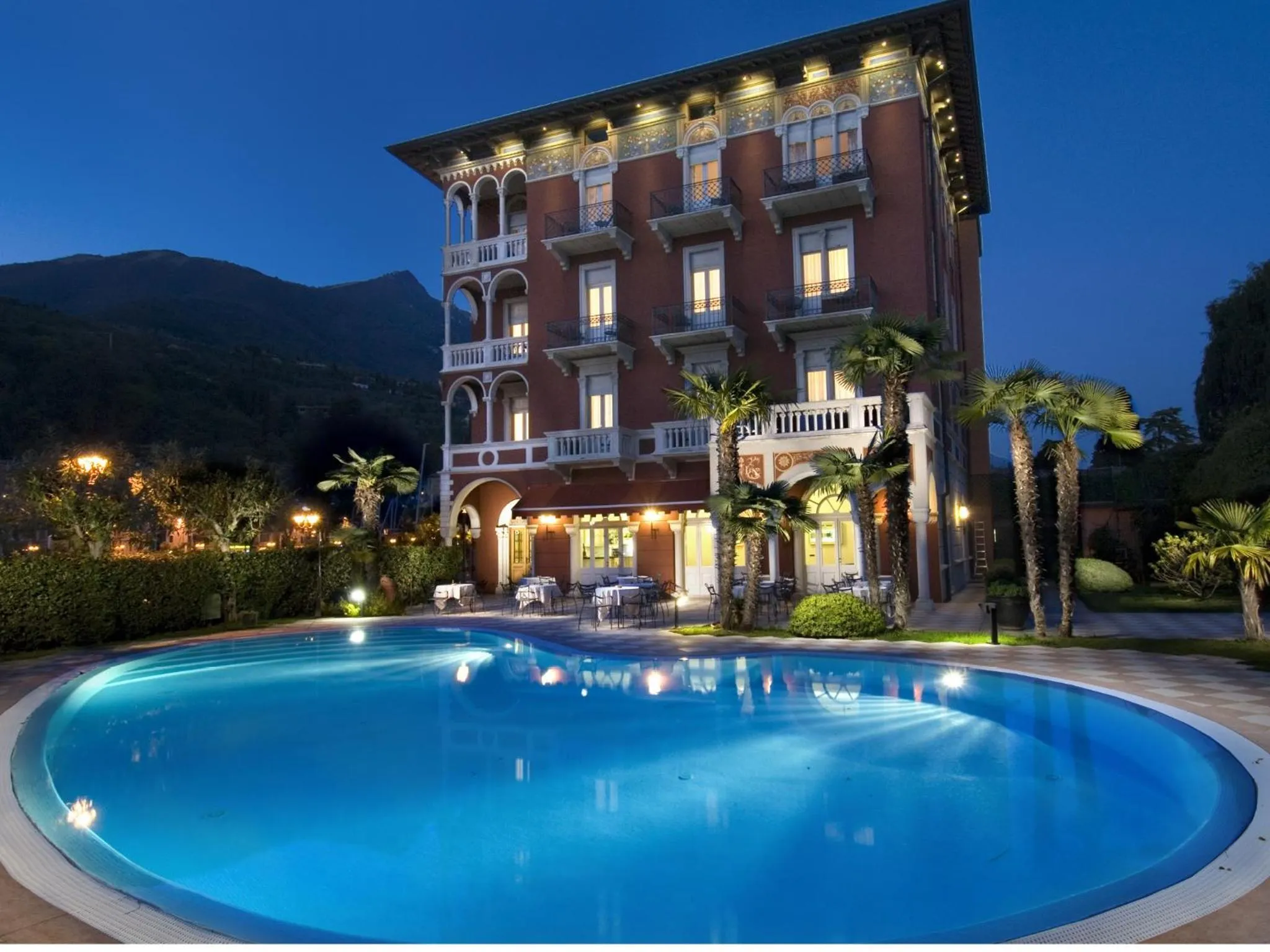 Swimming pool in Hotel Milano