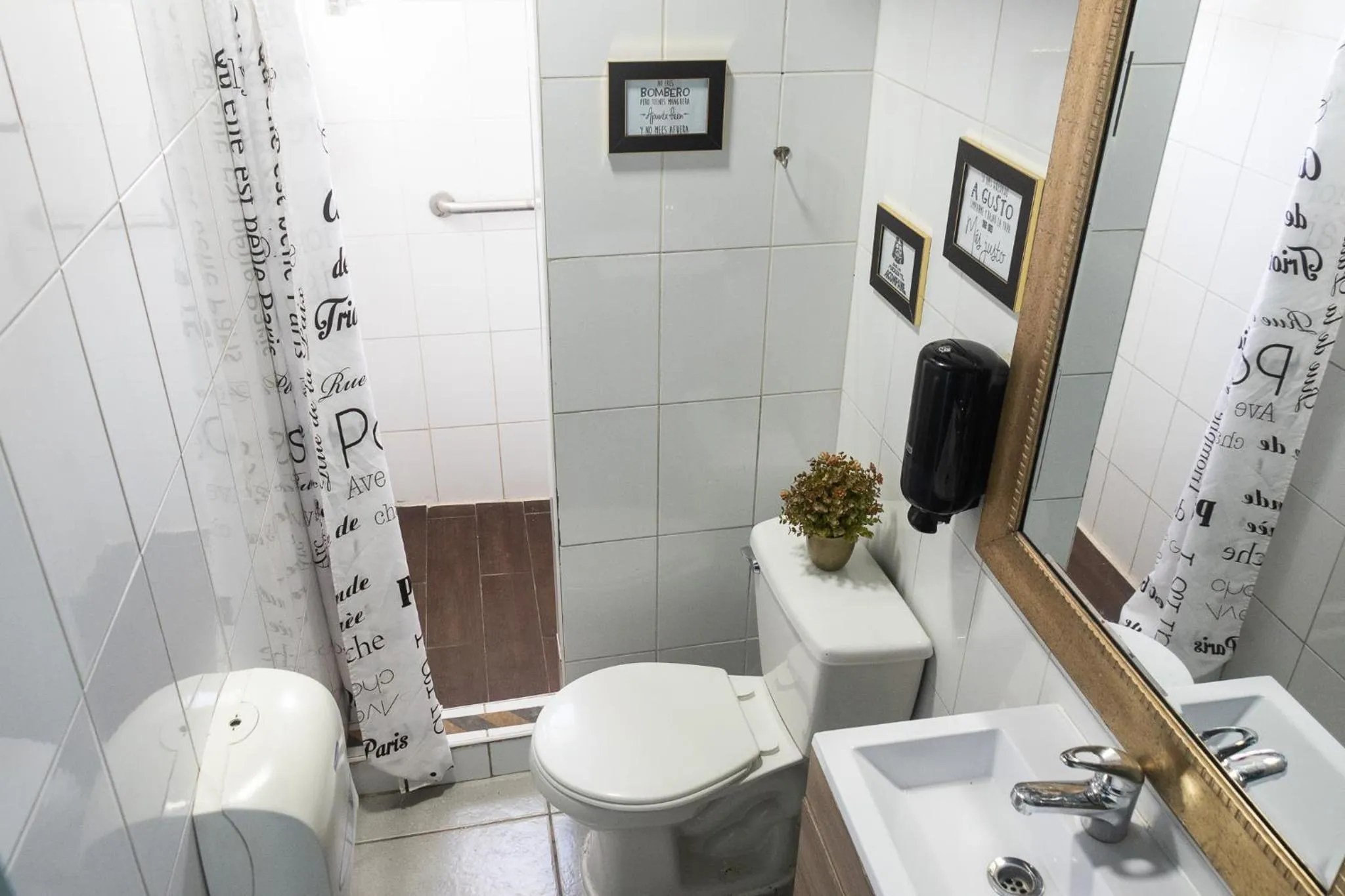 Bathroom in Hostal Providencia