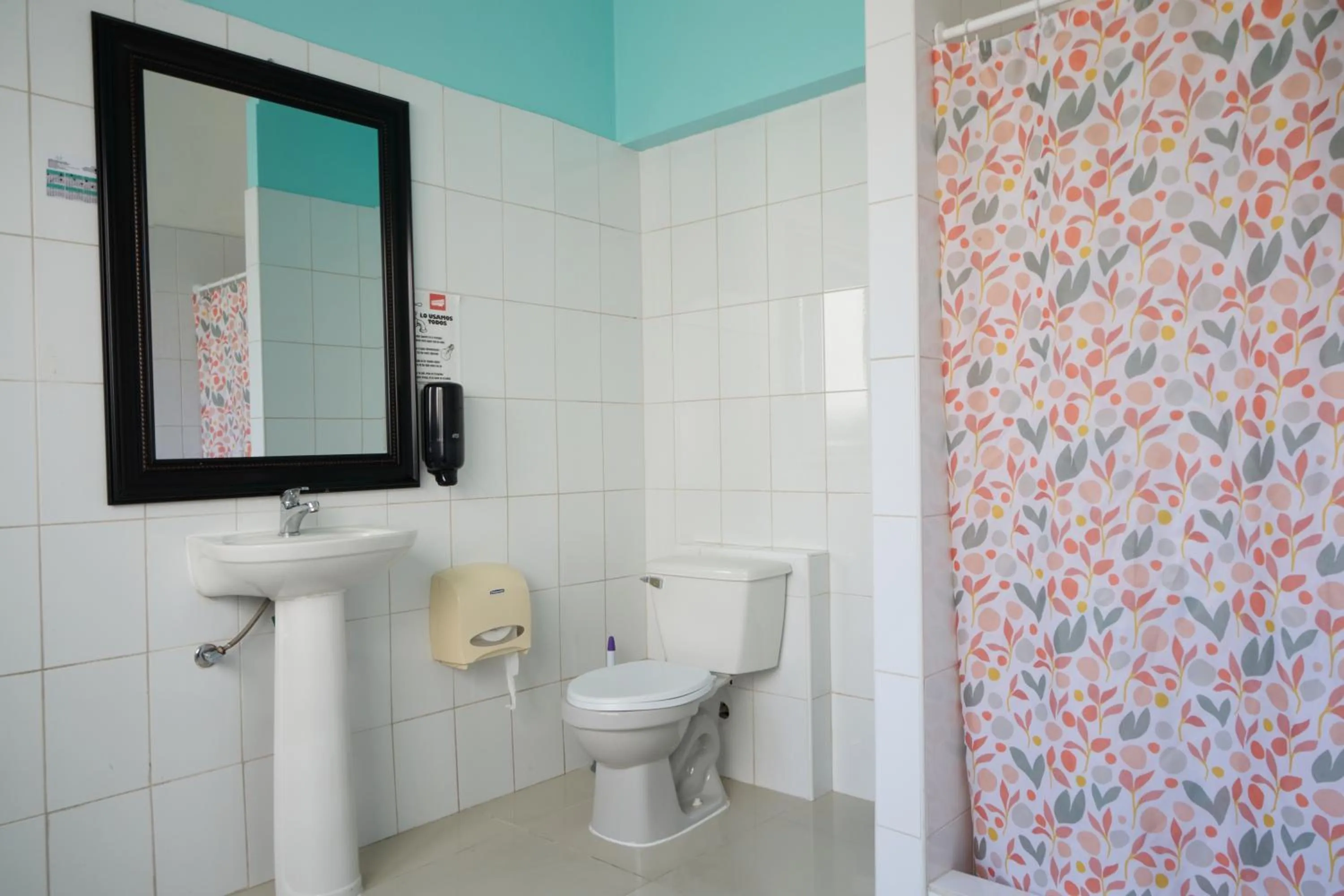 Toilet in Hostal Providencia