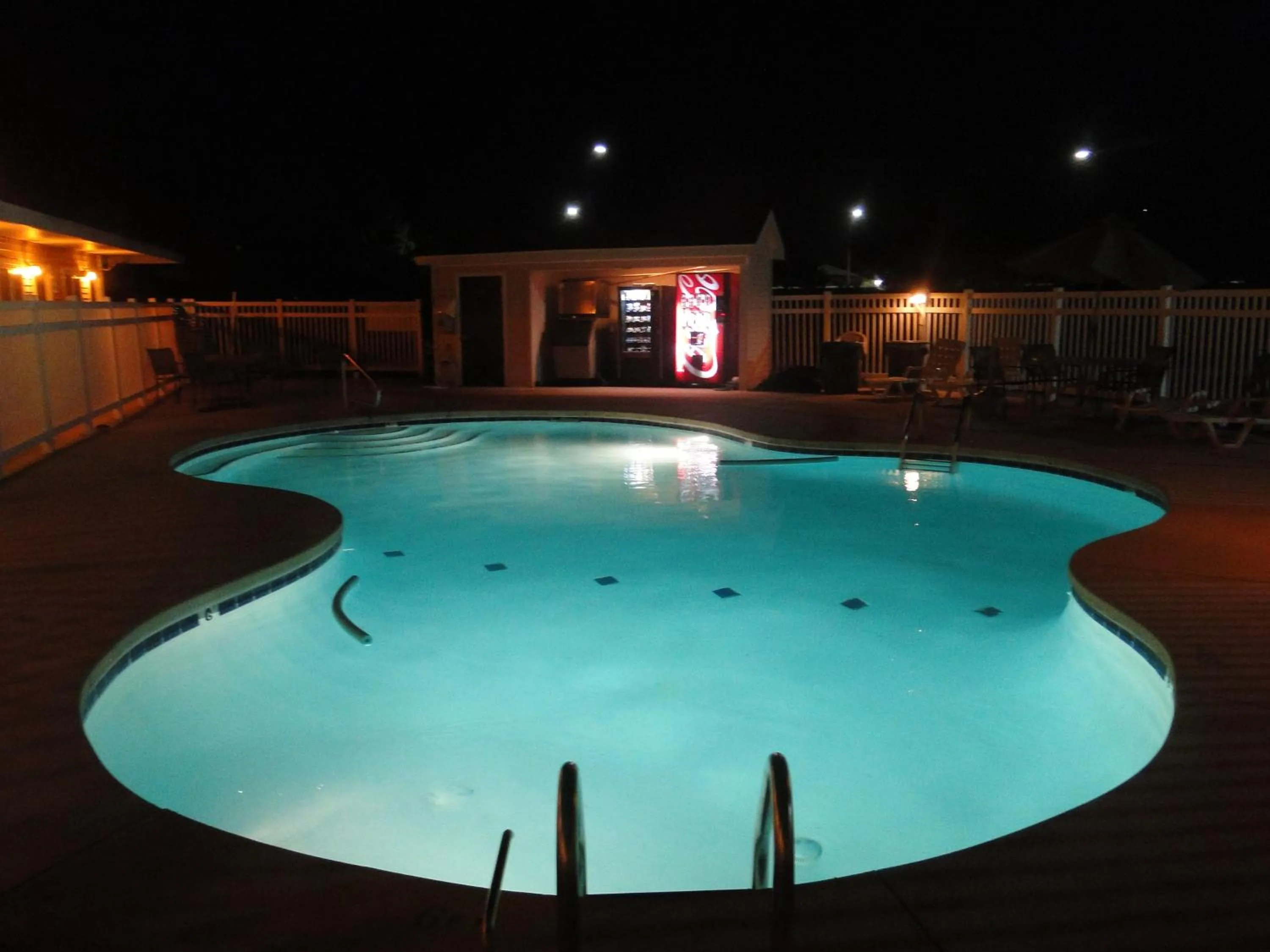 Swimming pool in Sea Esta Motel II