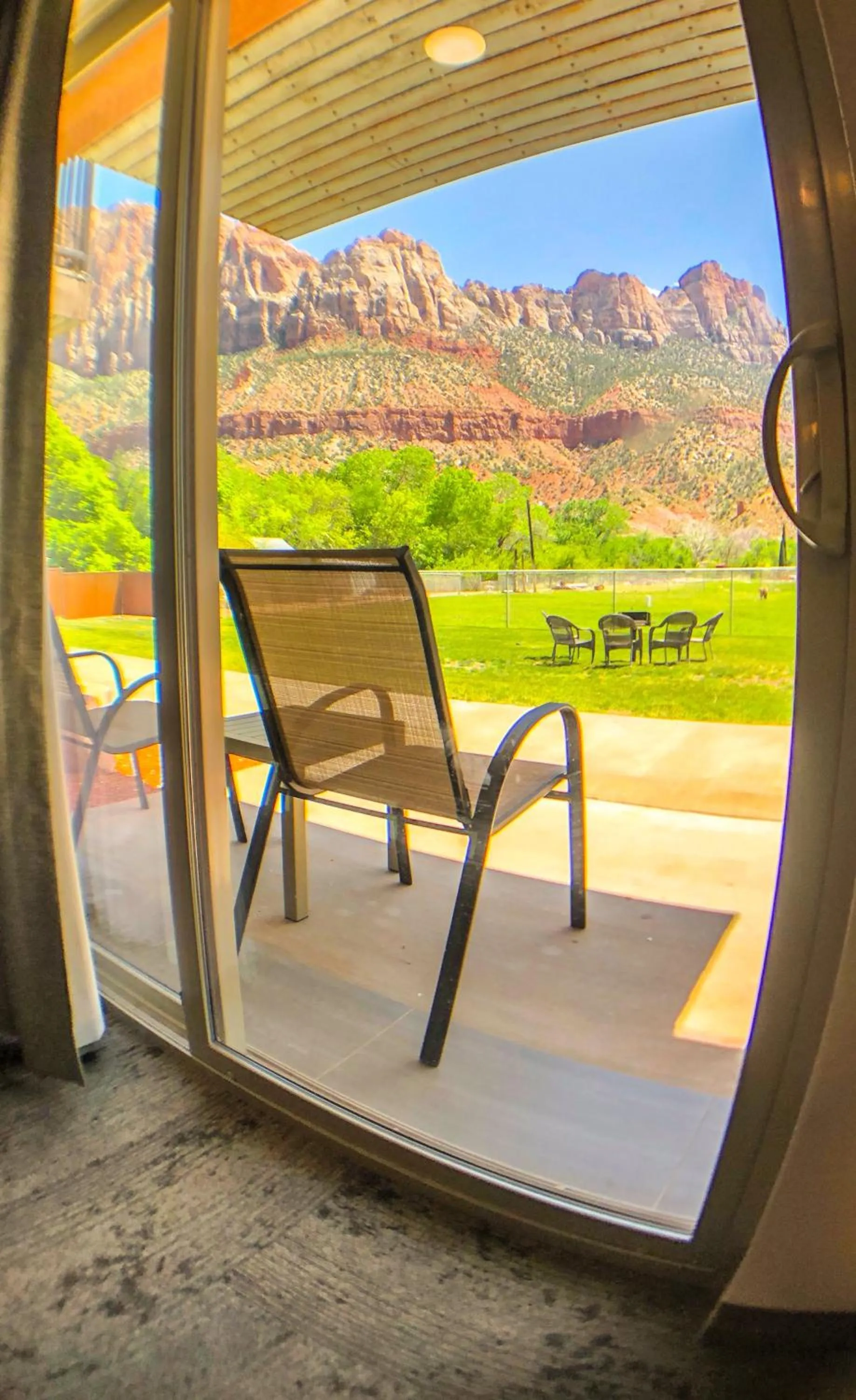 Balcony/Terrace in Bumbleberry Inn