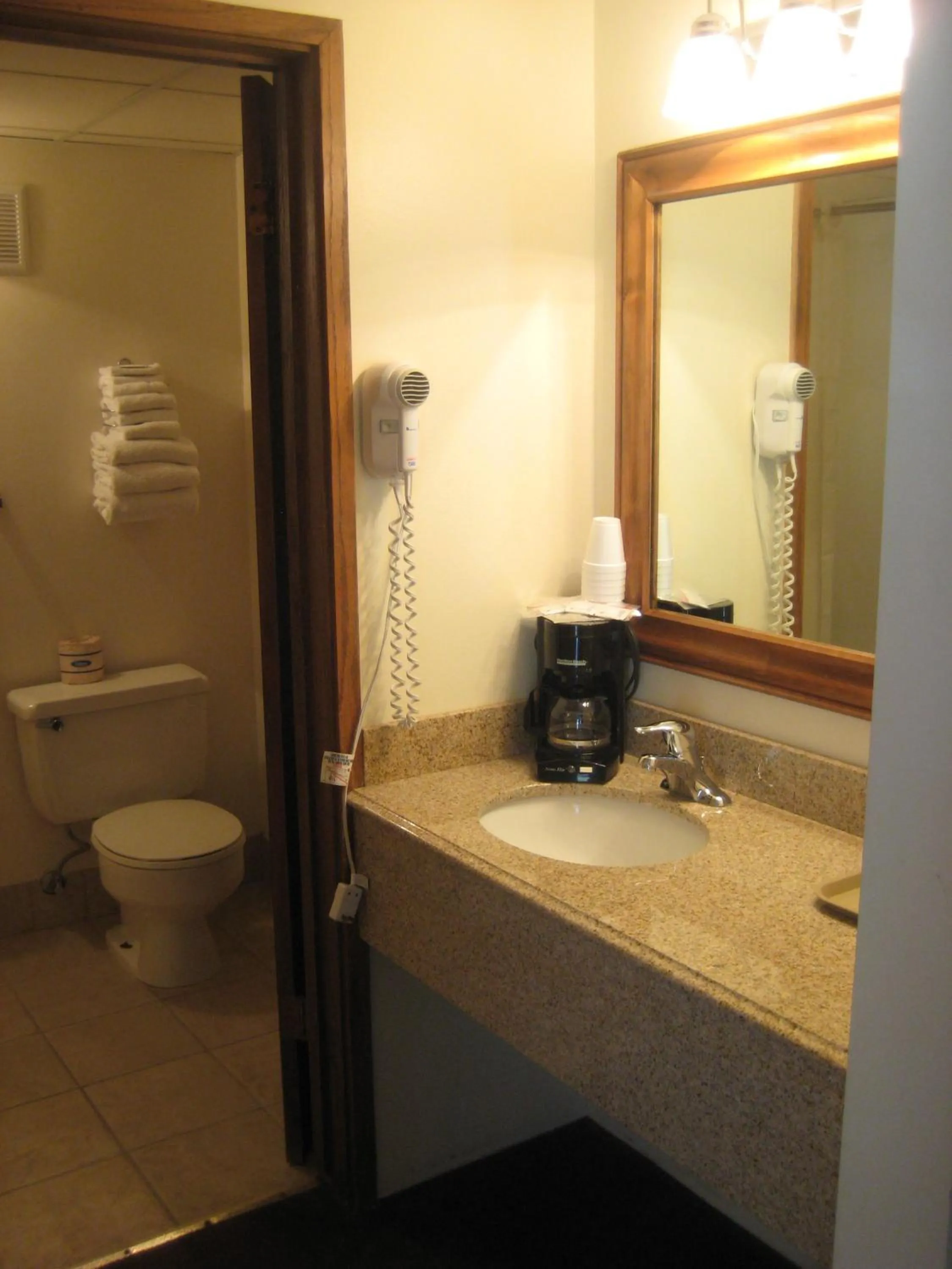 Bathroom in Bumbleberry Inn