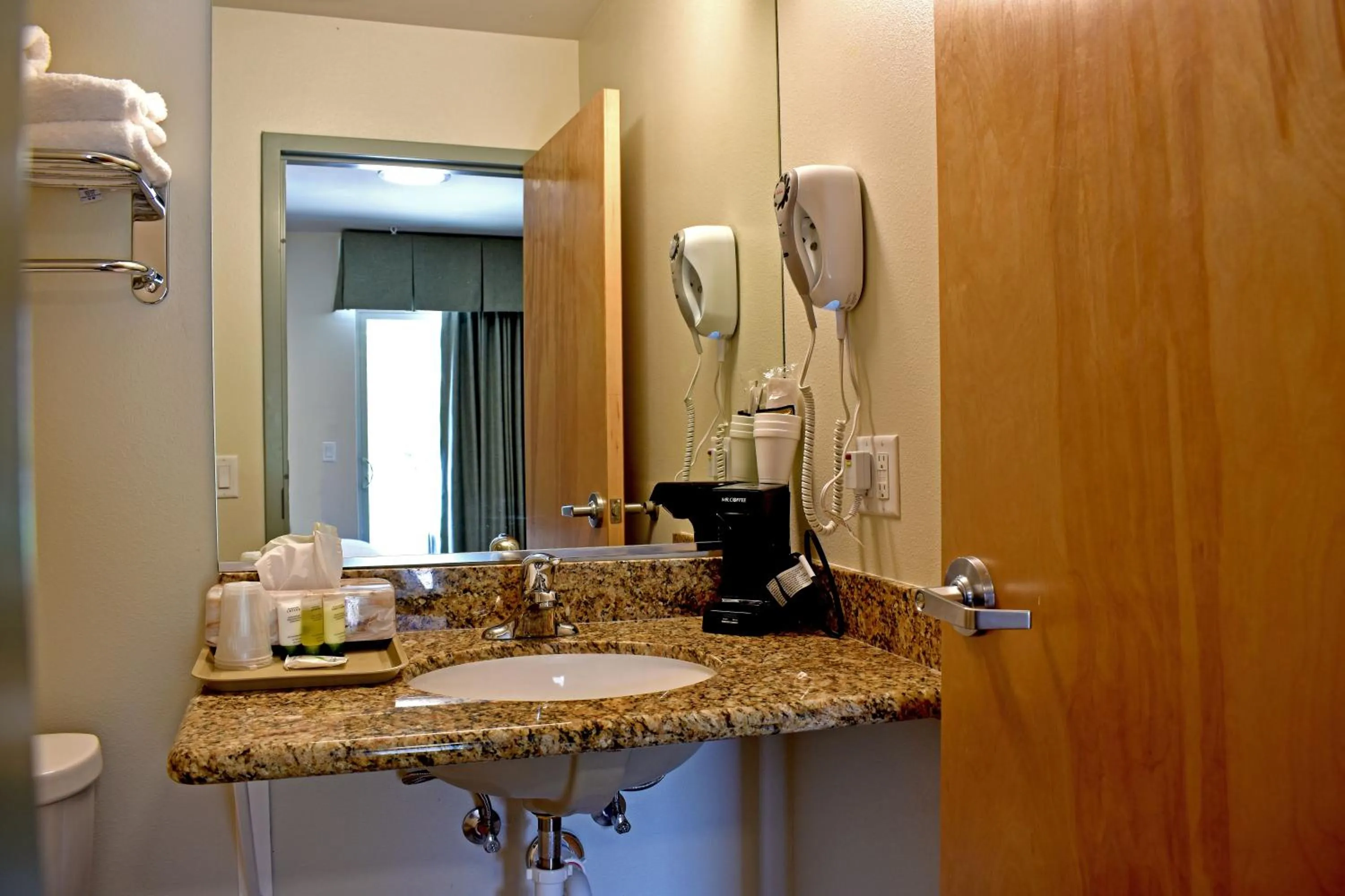 Bathroom in Bumbleberry Inn