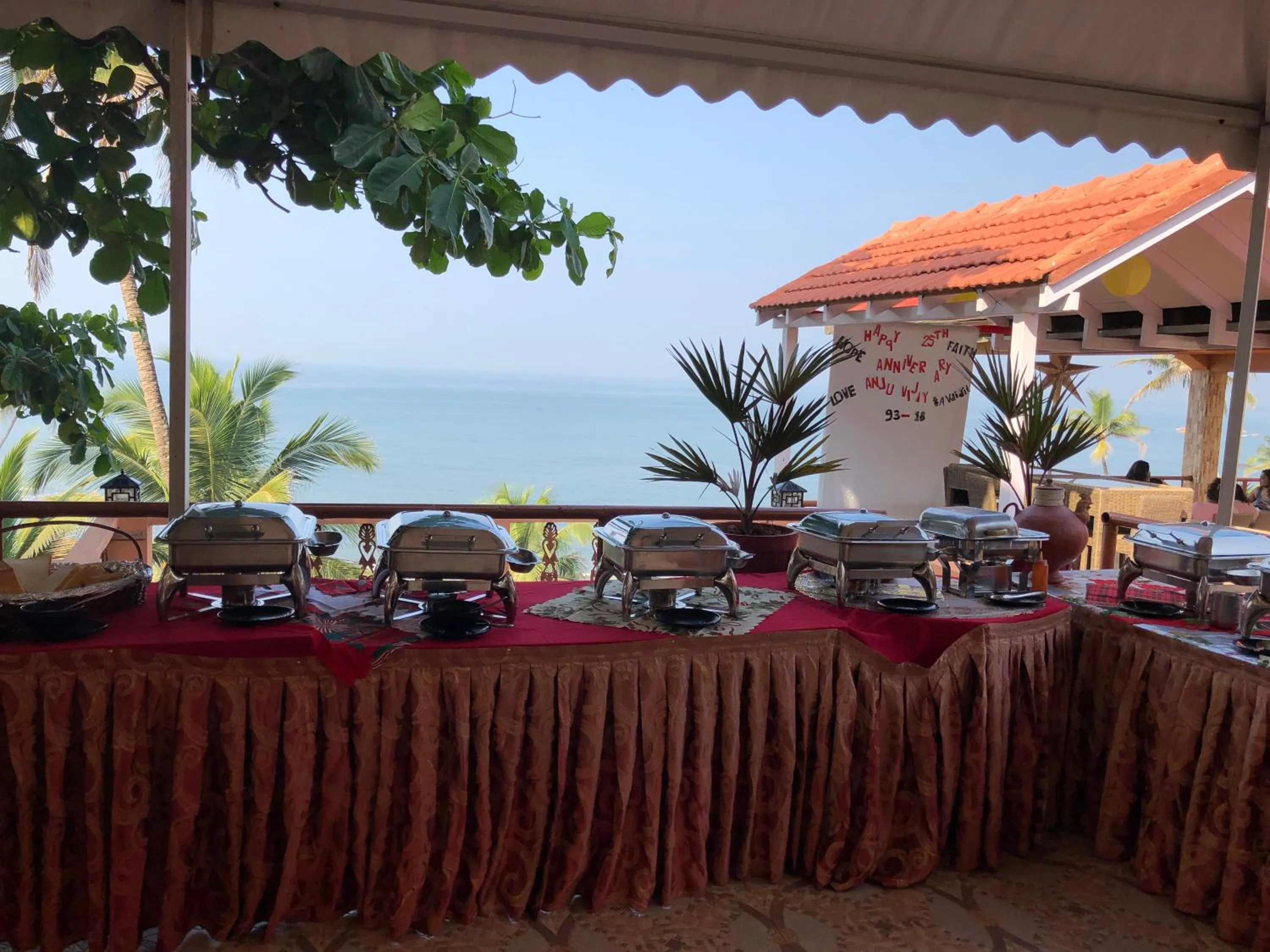 Restaurant/places to eat in Alcove Resort Vagator