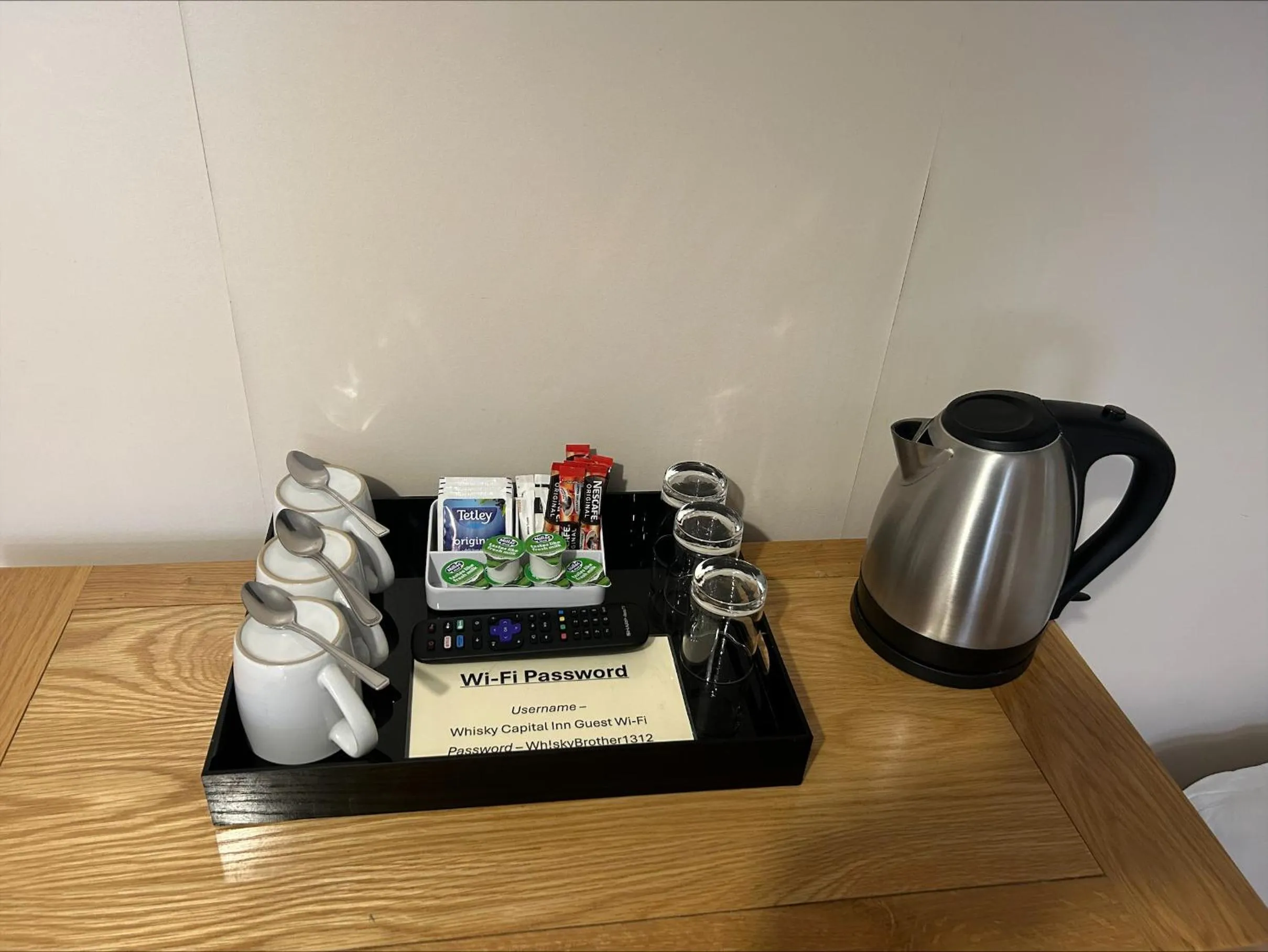 Coffee/tea facilities in Whisky Capital Inn