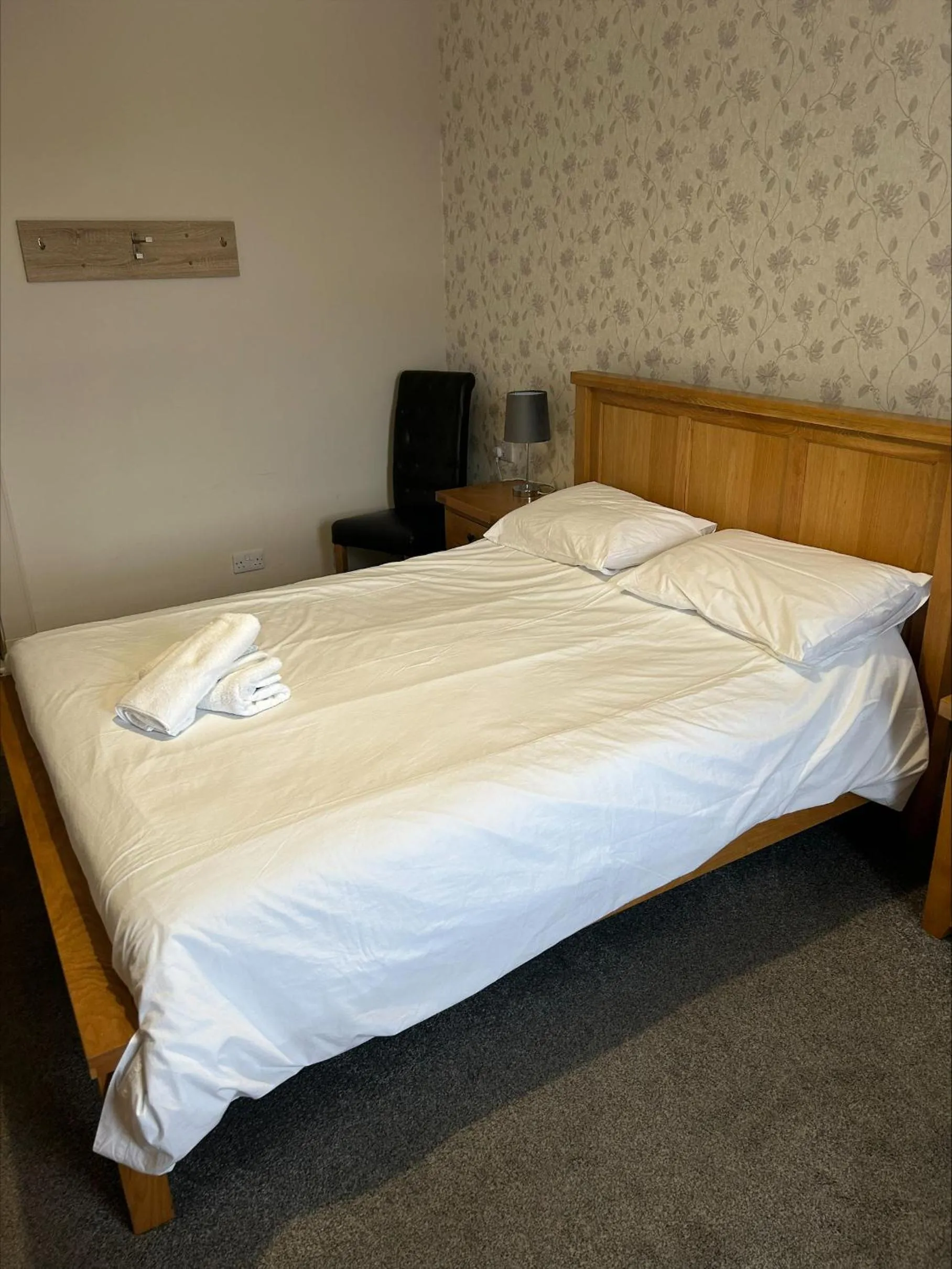 Bedroom, Bed in Whisky Capital Inn