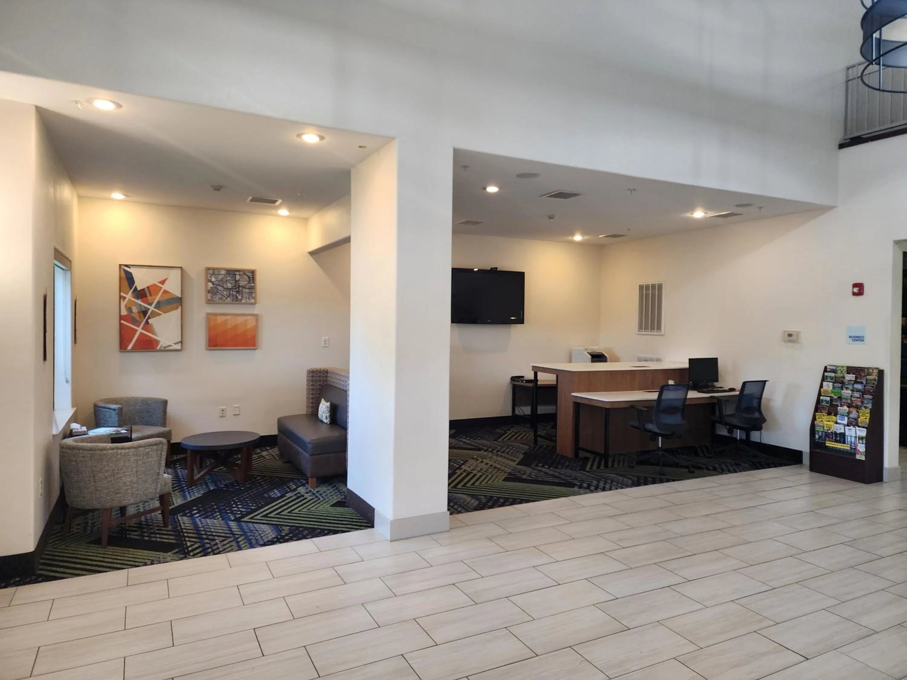 Property building in Holiday Inn Express and Suites Heber Springs by IHG