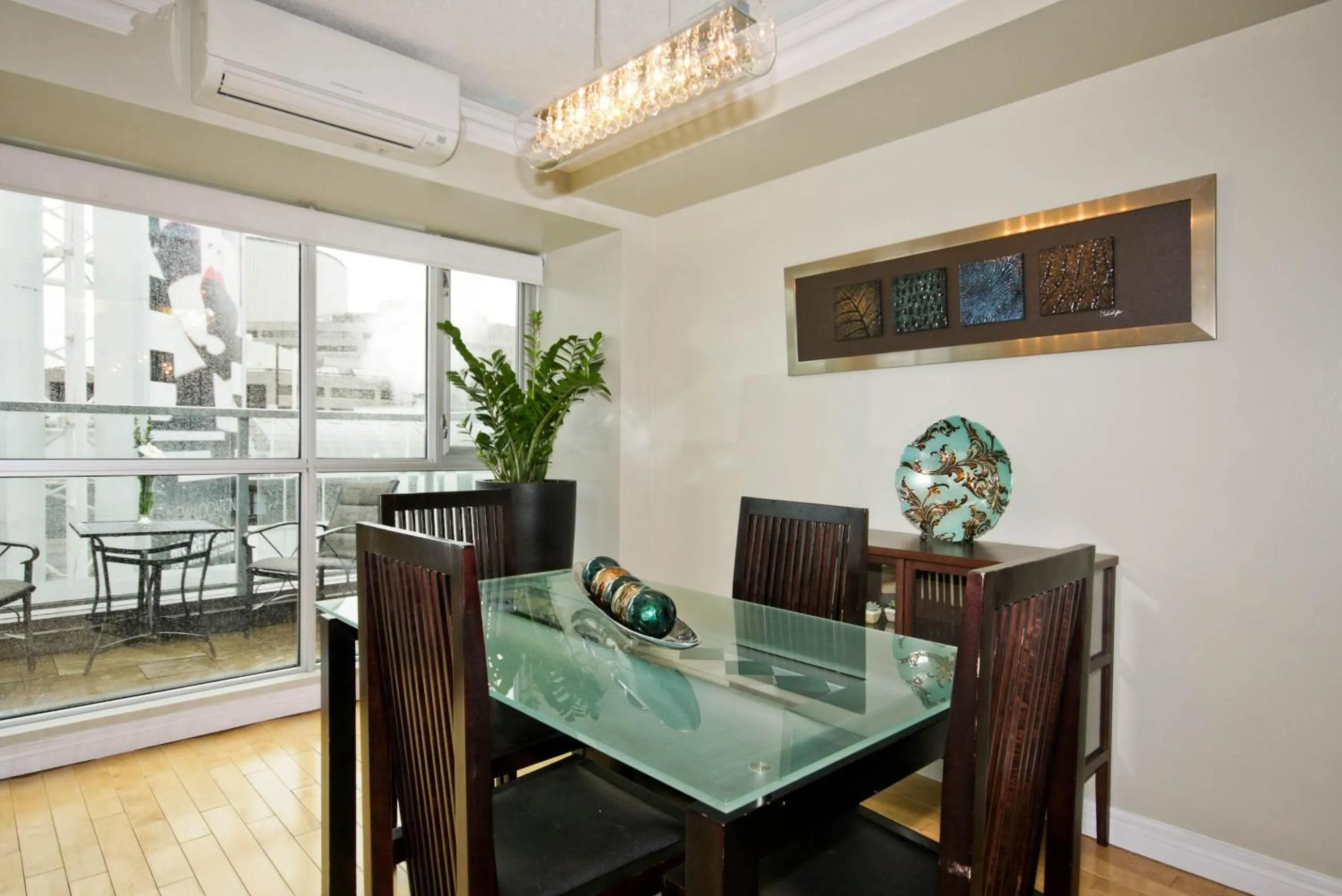 Balcony/Terrace in Yonge Suites Apart Hotel